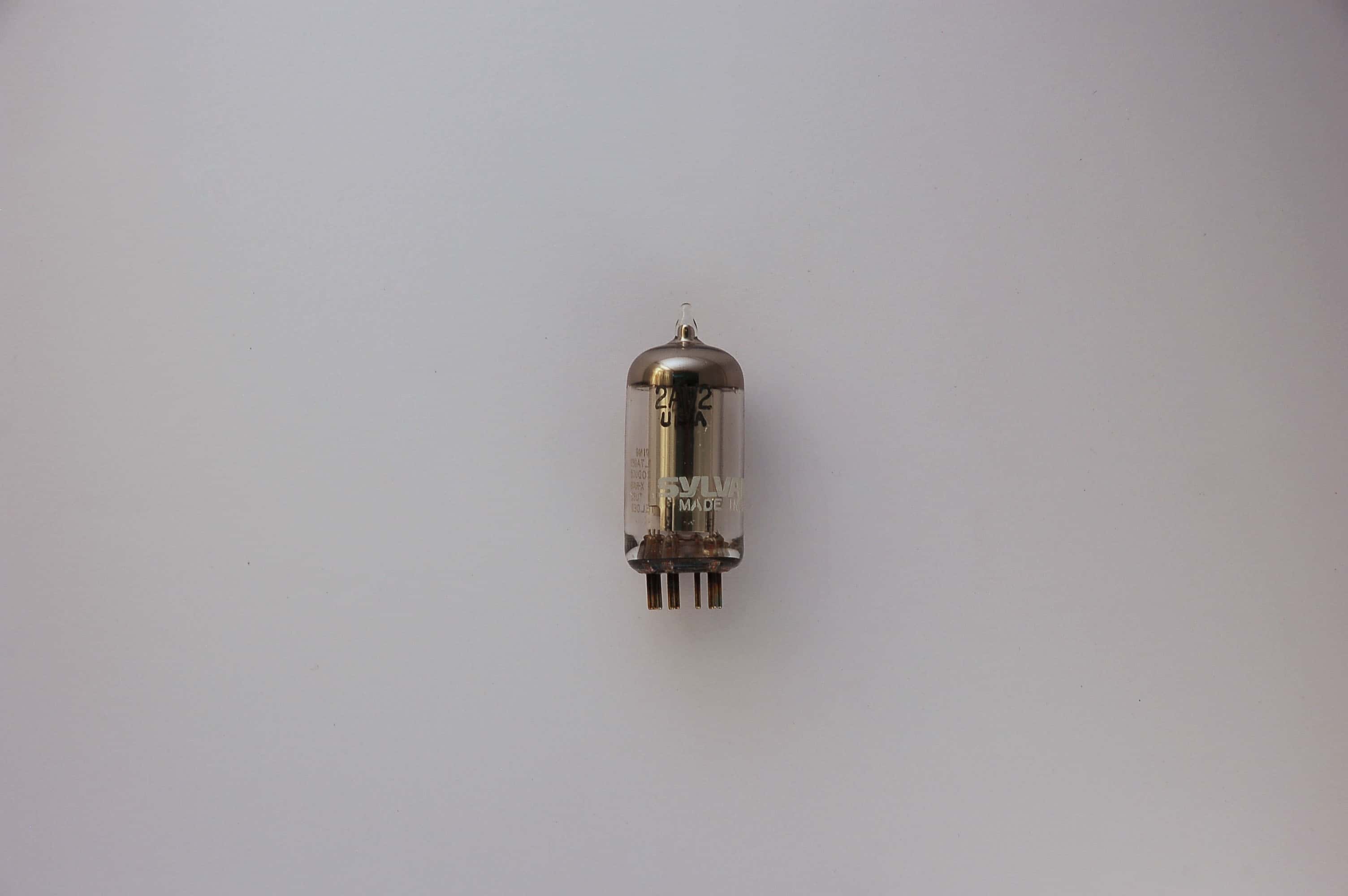 2AV2 Röhre Gleichrichter Noval Uf 1,8V