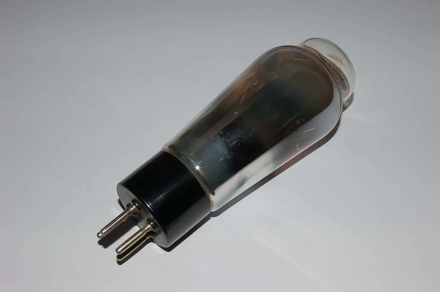 RE604 Röhre Endtriode B4 Uf 4V