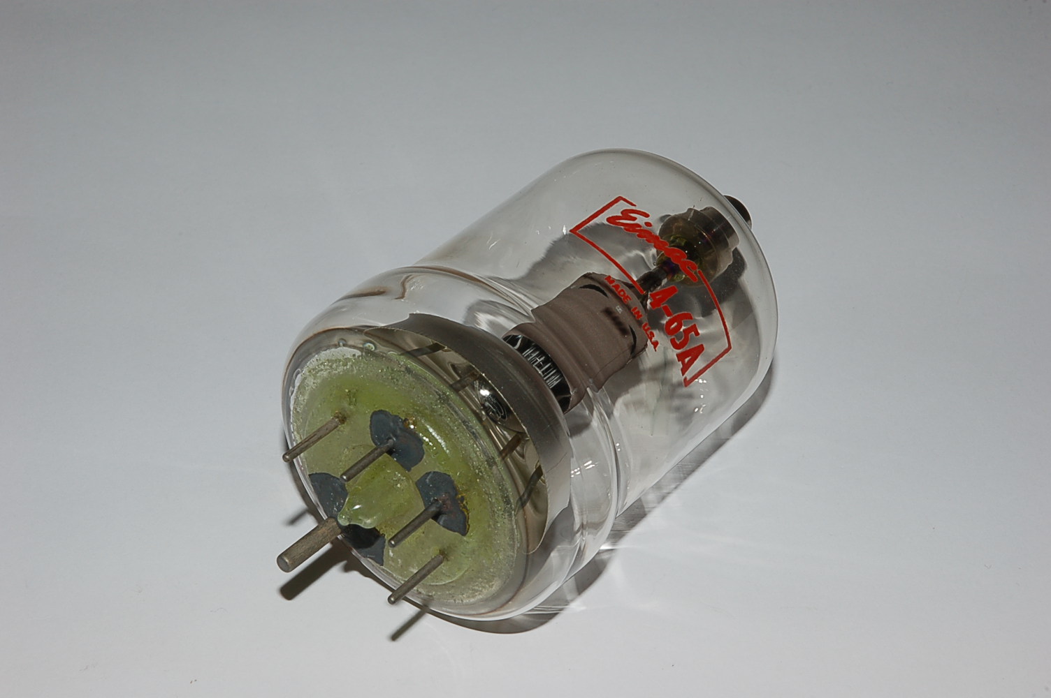 QB3/200 (=4-65A,8165,3F65)tube