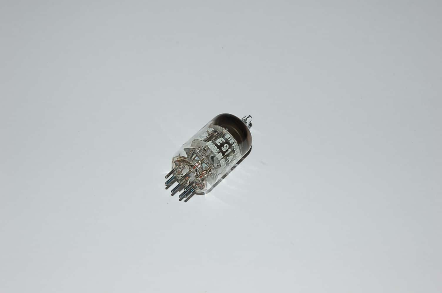E91AA Röhre = 6AL5 Doppeldiode B7G Uf 6,3V