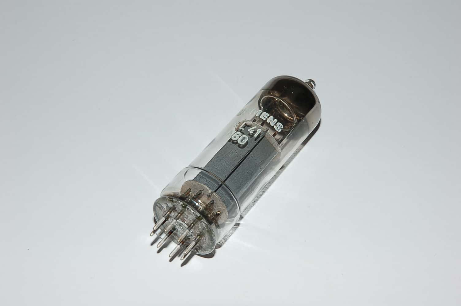 EL41 Röhre = 6CK5 Endtetrode B8A Uf 6,3V