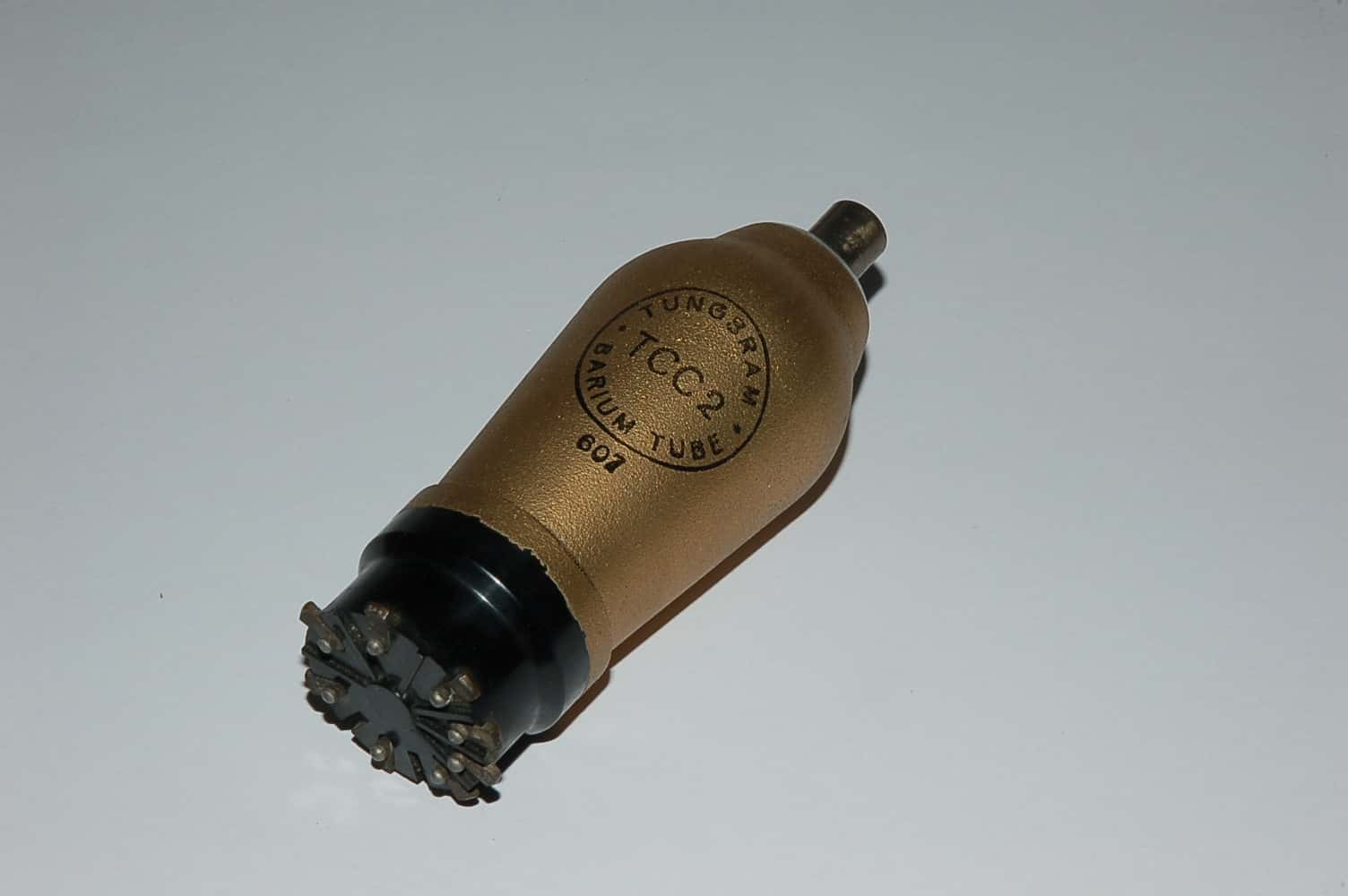 CC2 Röhre = TCC2 Triode P8A Uf 13V