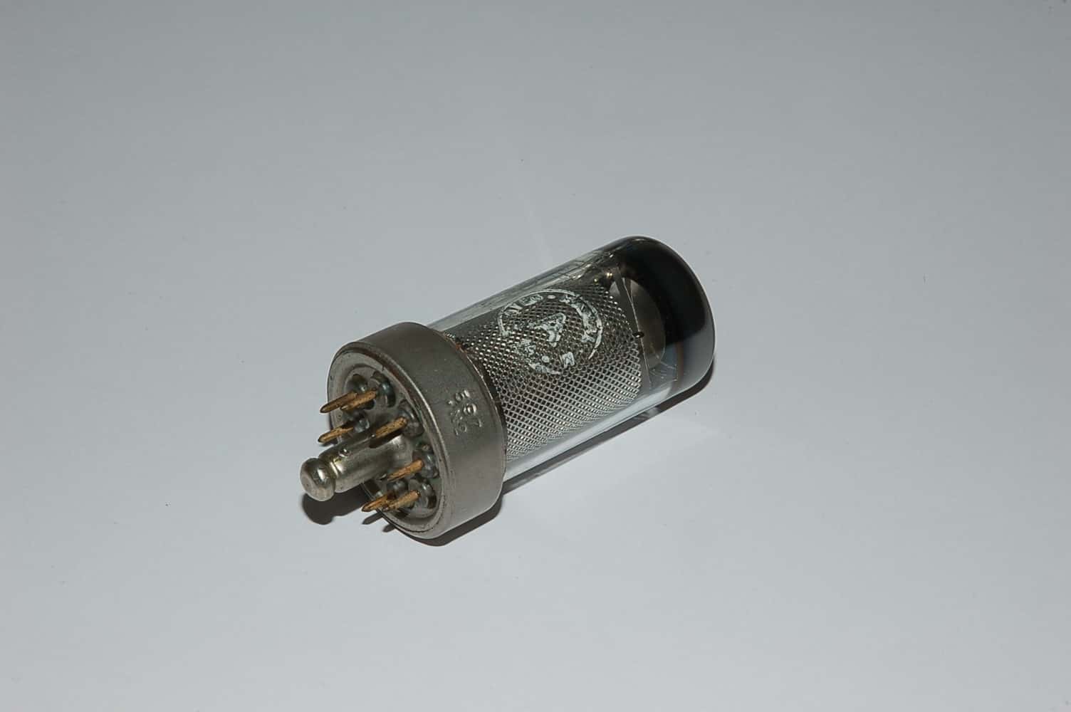 DF25 Pentode tube Radioröhre
