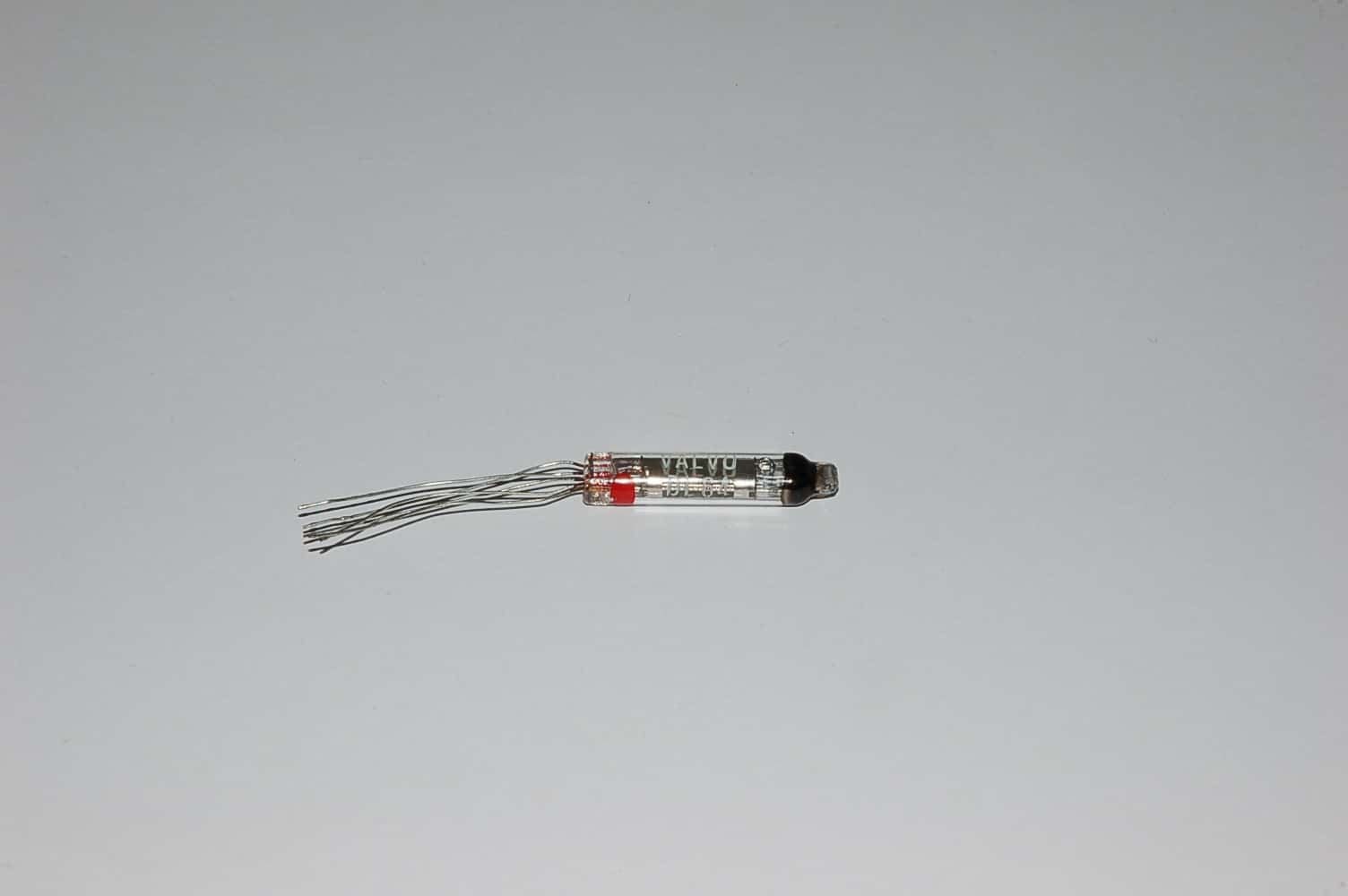 DL64 Röhre Endpentode Submin Uf 1,25V