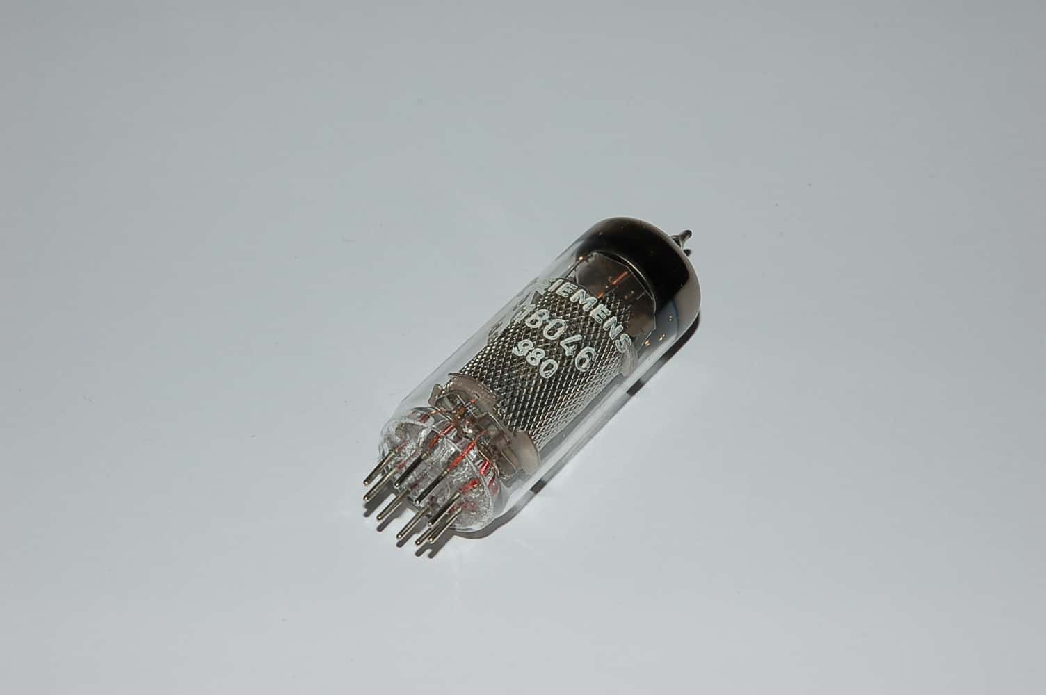 18046 Post/telephone Pentode longlife version close to E81L