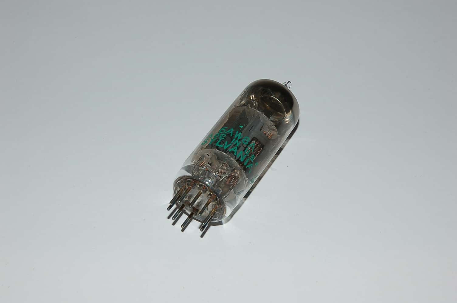 6AW8A Röhre Triode-Pentode B9A Uf 6,3V