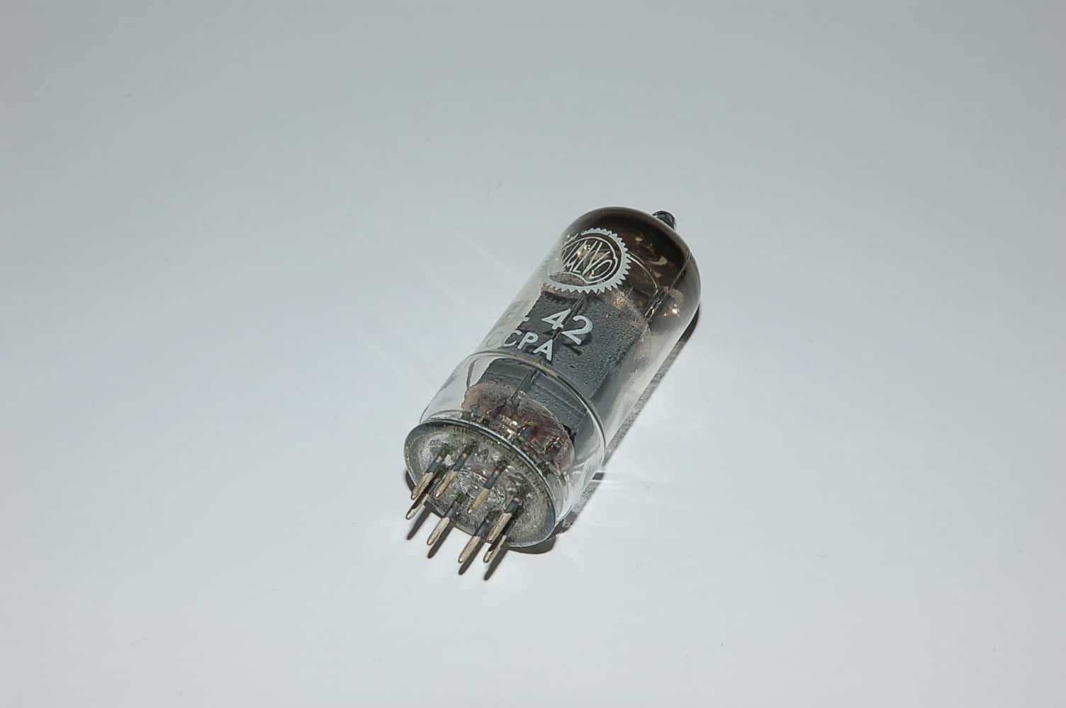 EL42 Röhre Endpentode B8A Uf 6,3V