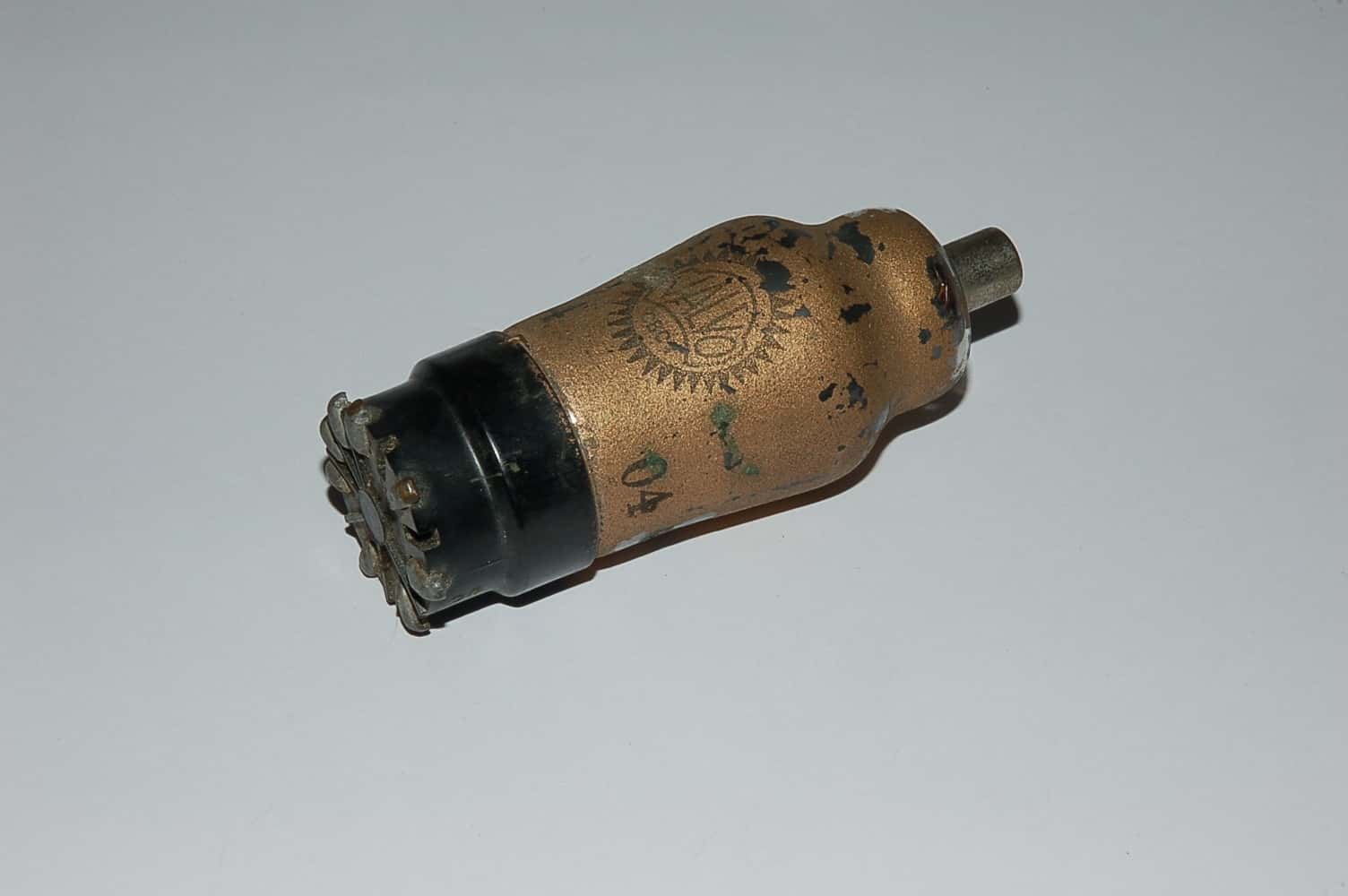 CBC1 Röhre entspricht TCBC1 Doppeldiode-Triode P8A 13V