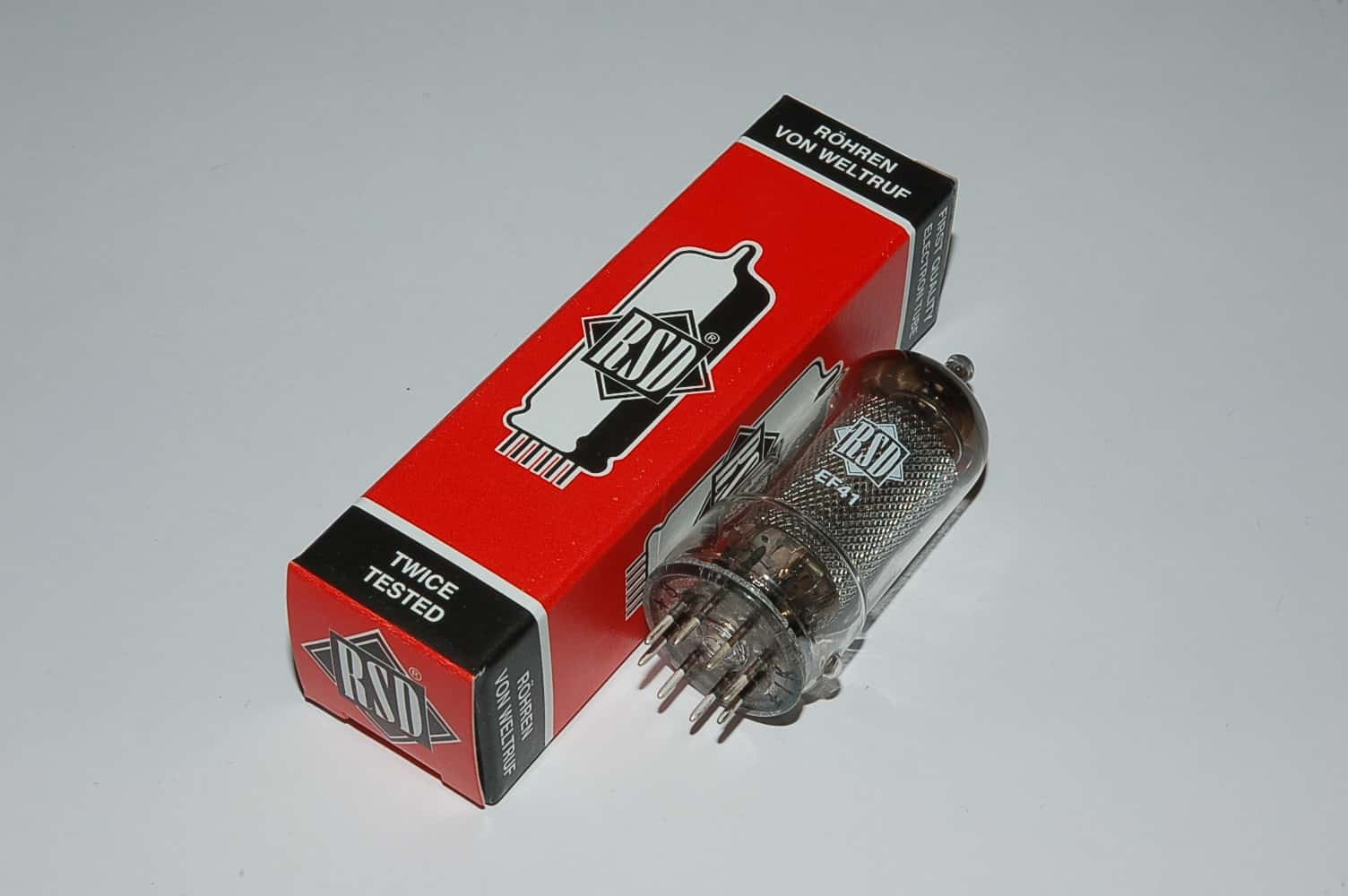 EF41 Röhre = 6CJ5 Pentode B8A Uf 6,3V
