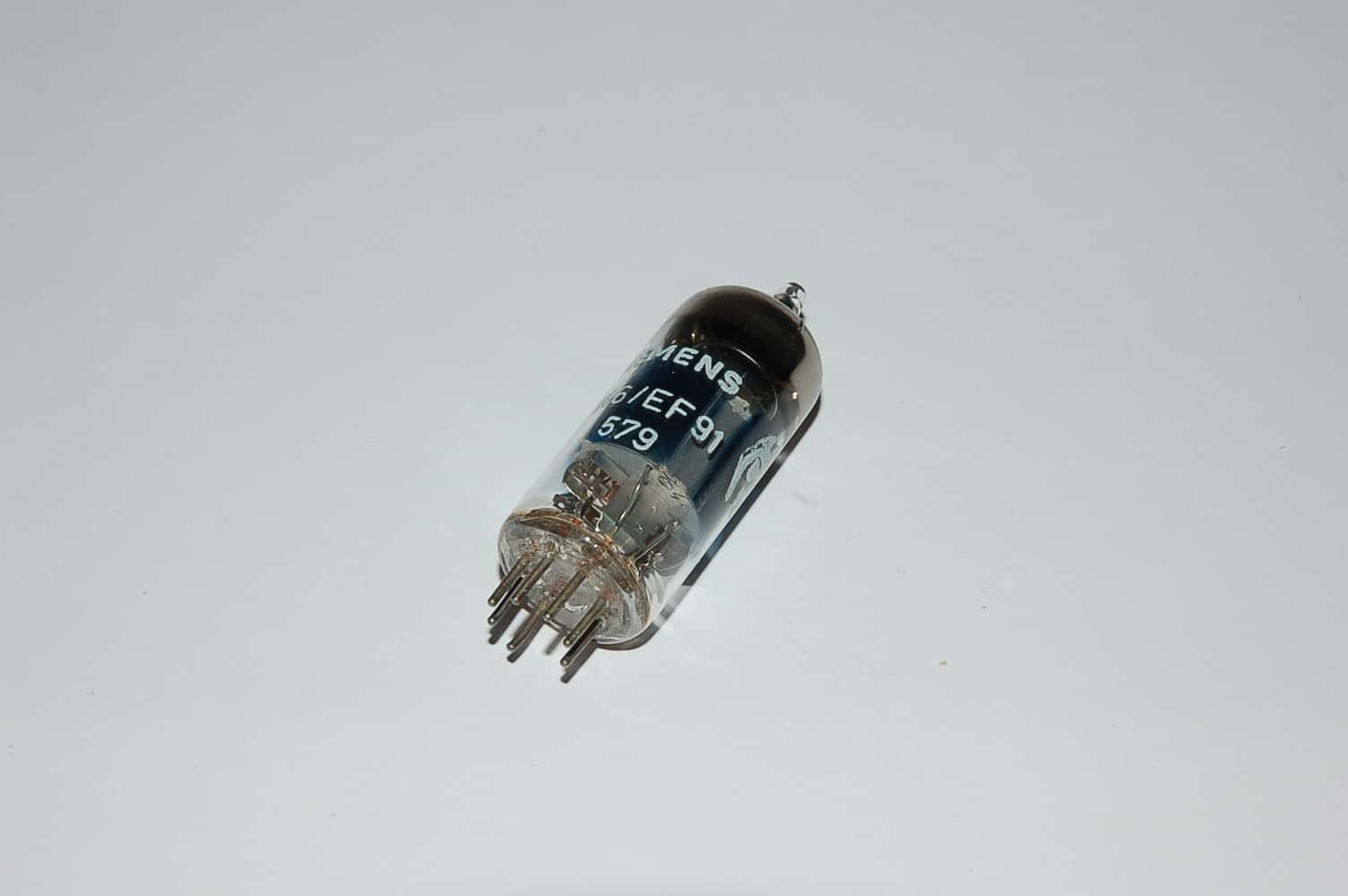 EF91 Röhre = 6AM6 Pentode B7G Uf 6,3V
