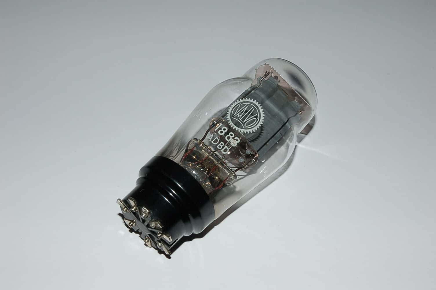 RGN1883 Röhre Gleichrichter B4 Uf 4V