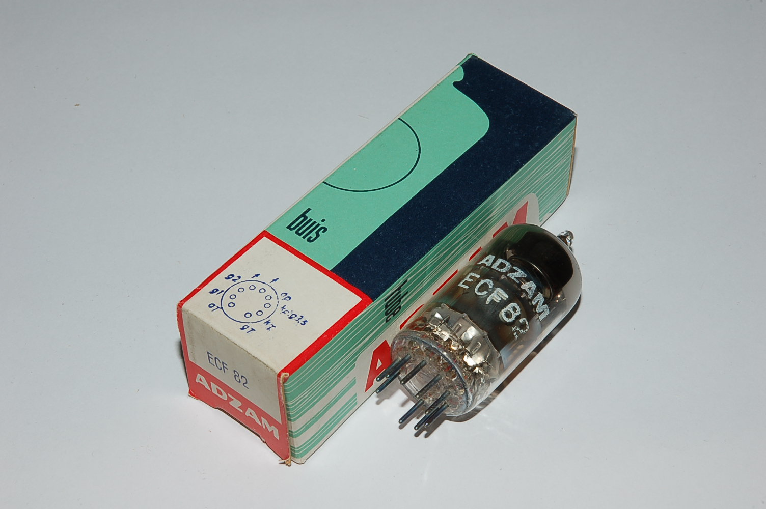 ECF82 Philips  =MAZDA =ADZAM Triode/Pentode