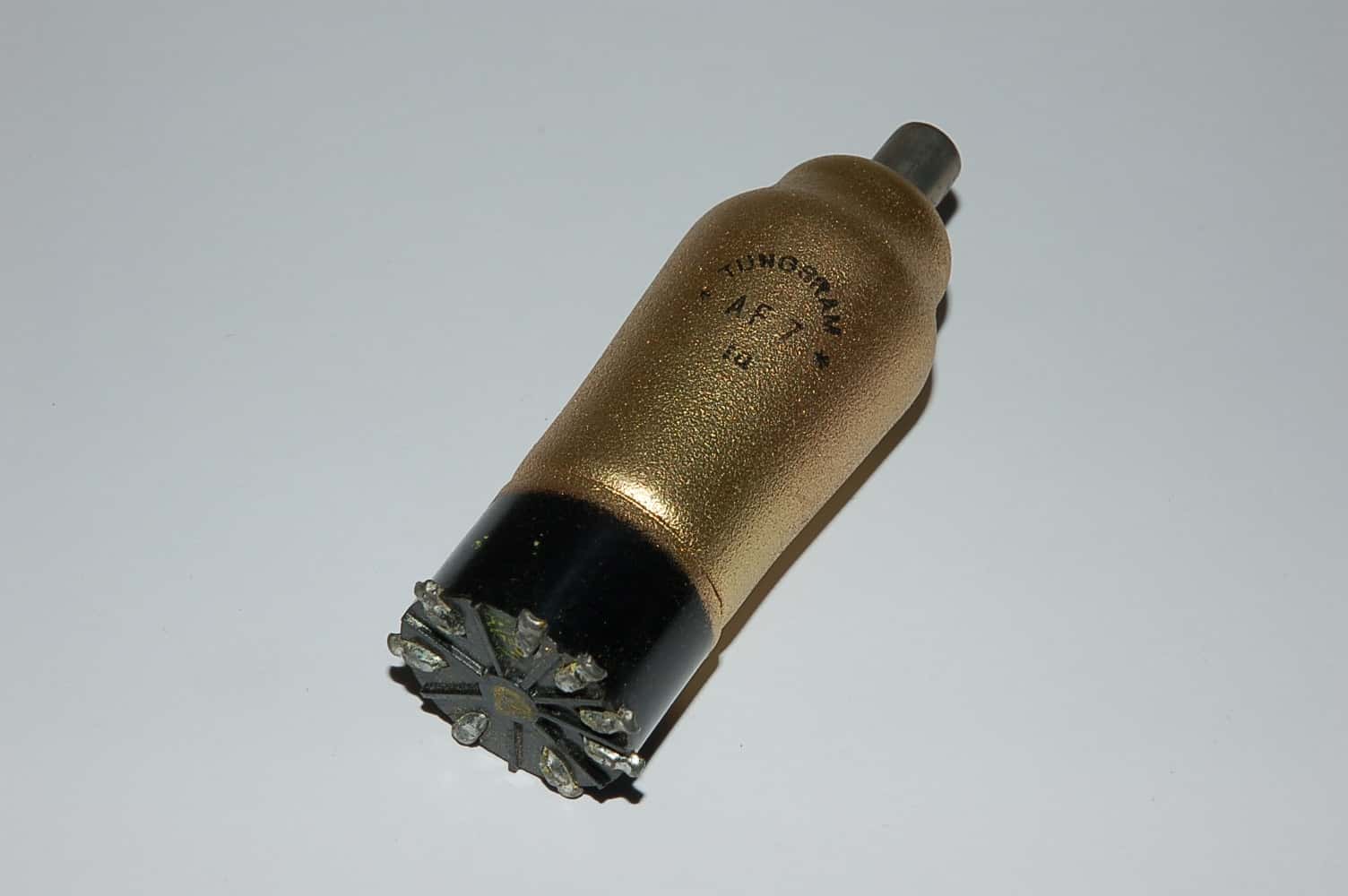 AF7 Röhre = WE34 = NHP51 HF-Pentode P8A Uf 4V