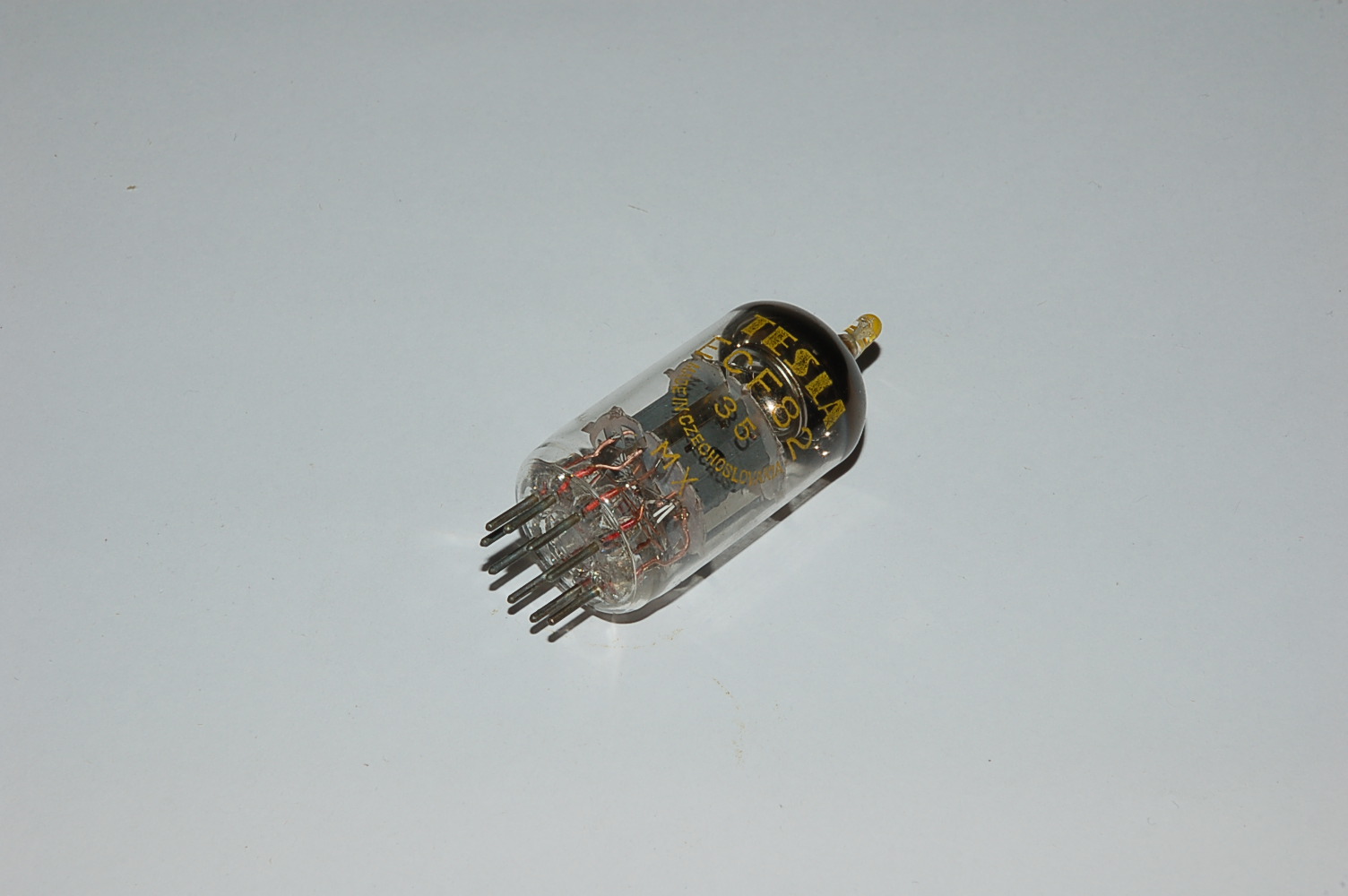 ECF82 Tesla  Triode Pentode