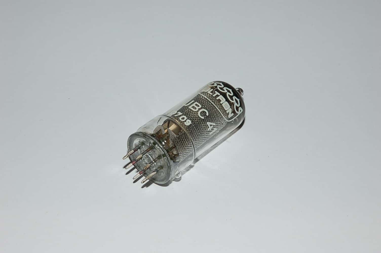 UBC41 Röhre = 14L7 Duodiode B8A If 0,1A