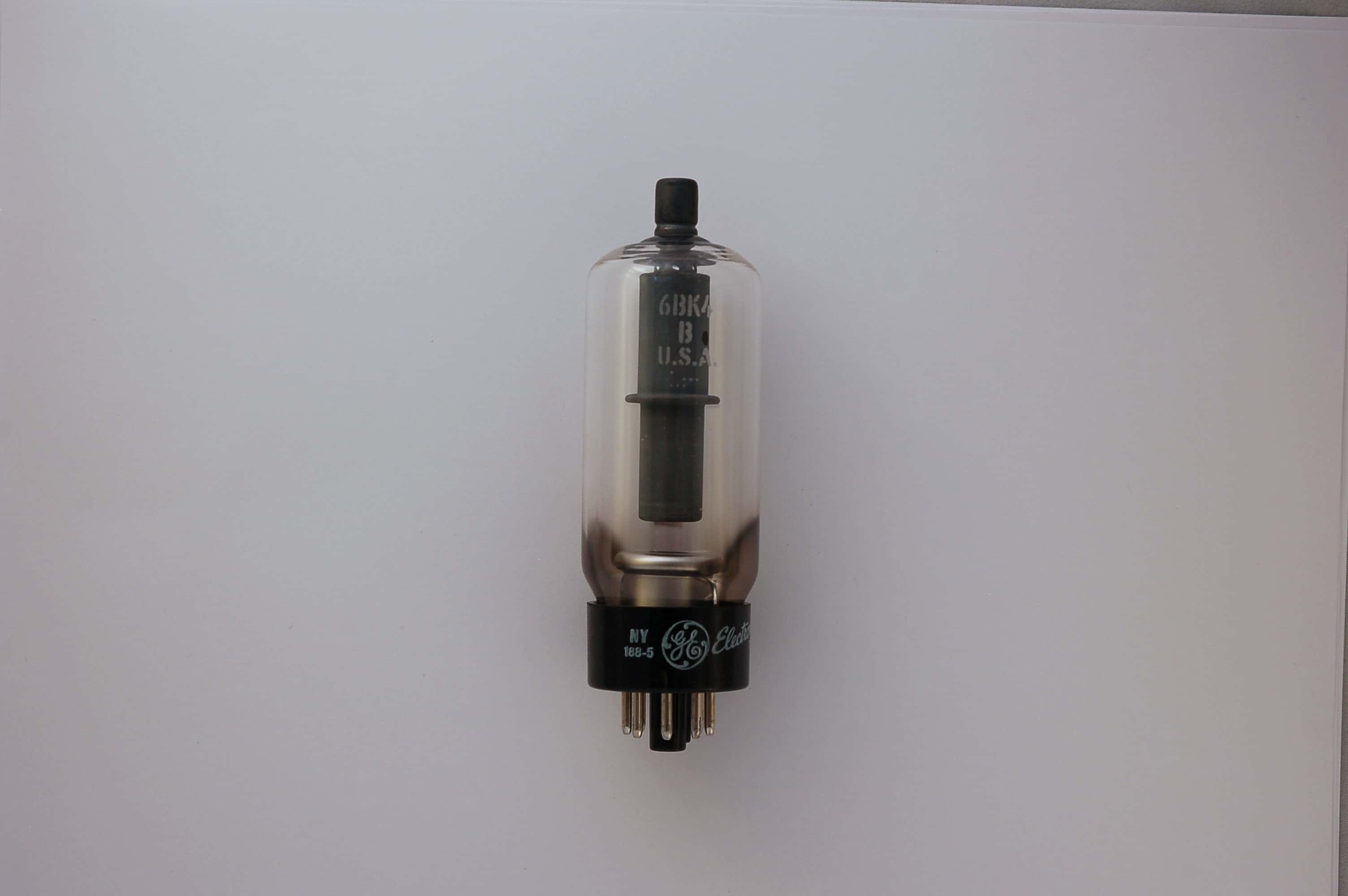 6BK4 Röhre Reglertriode Oktal Uf 6,3V