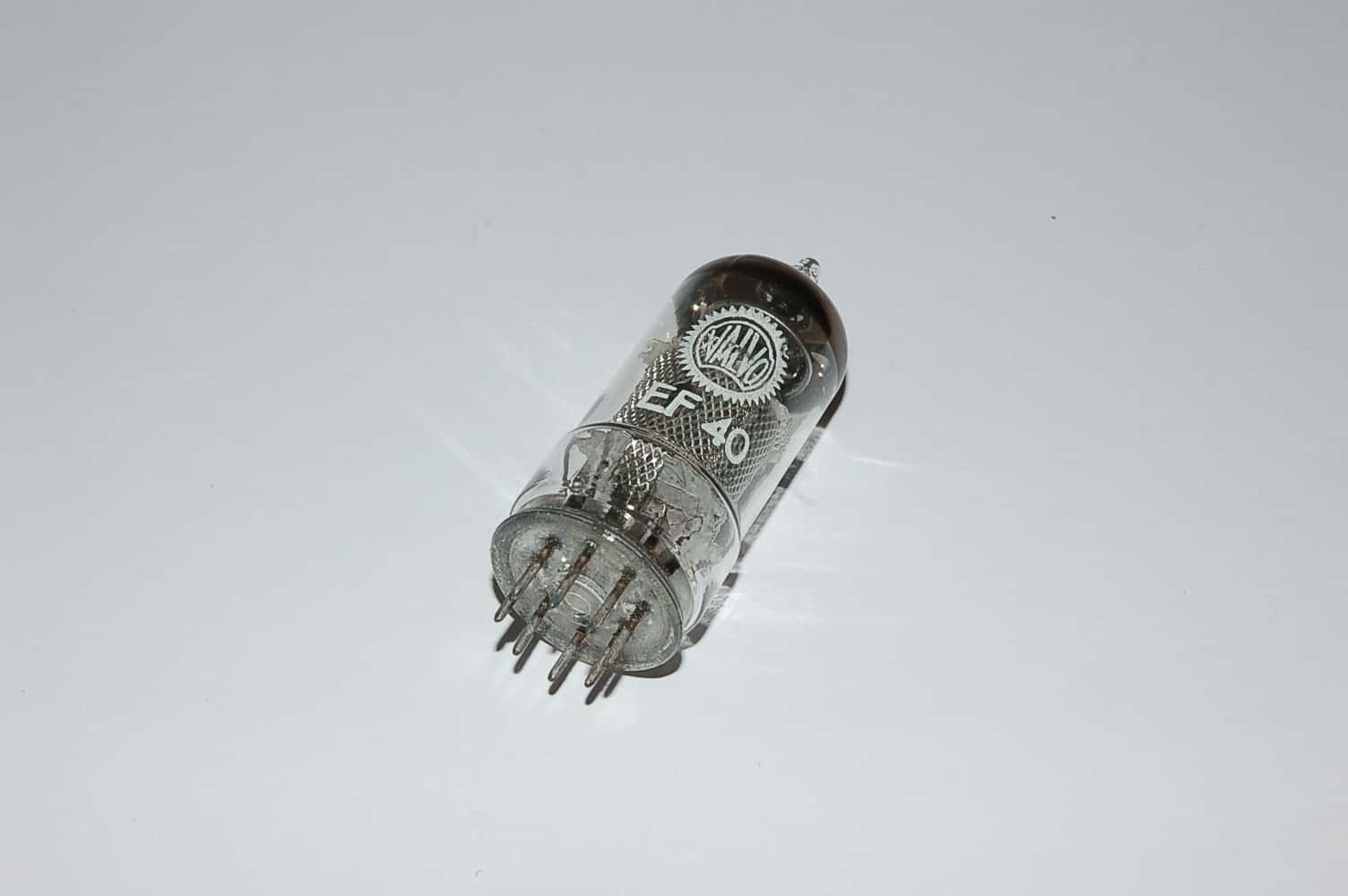 EF40 Röhre Pentode B8A Uf 6,3V