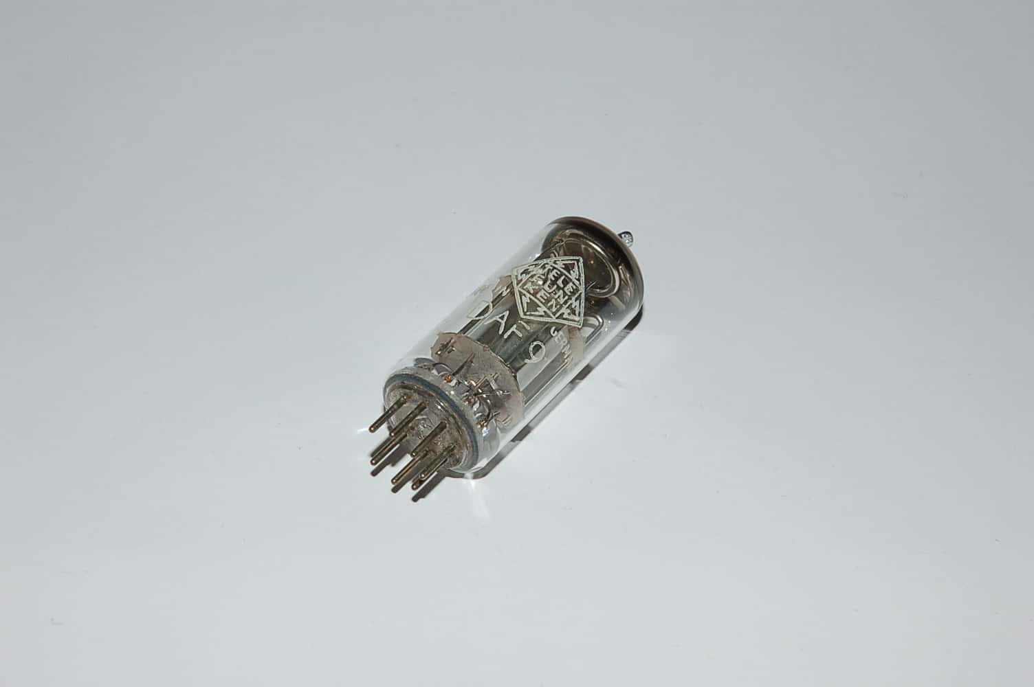 DAF91 = 1S5 Diode/Pentode tube