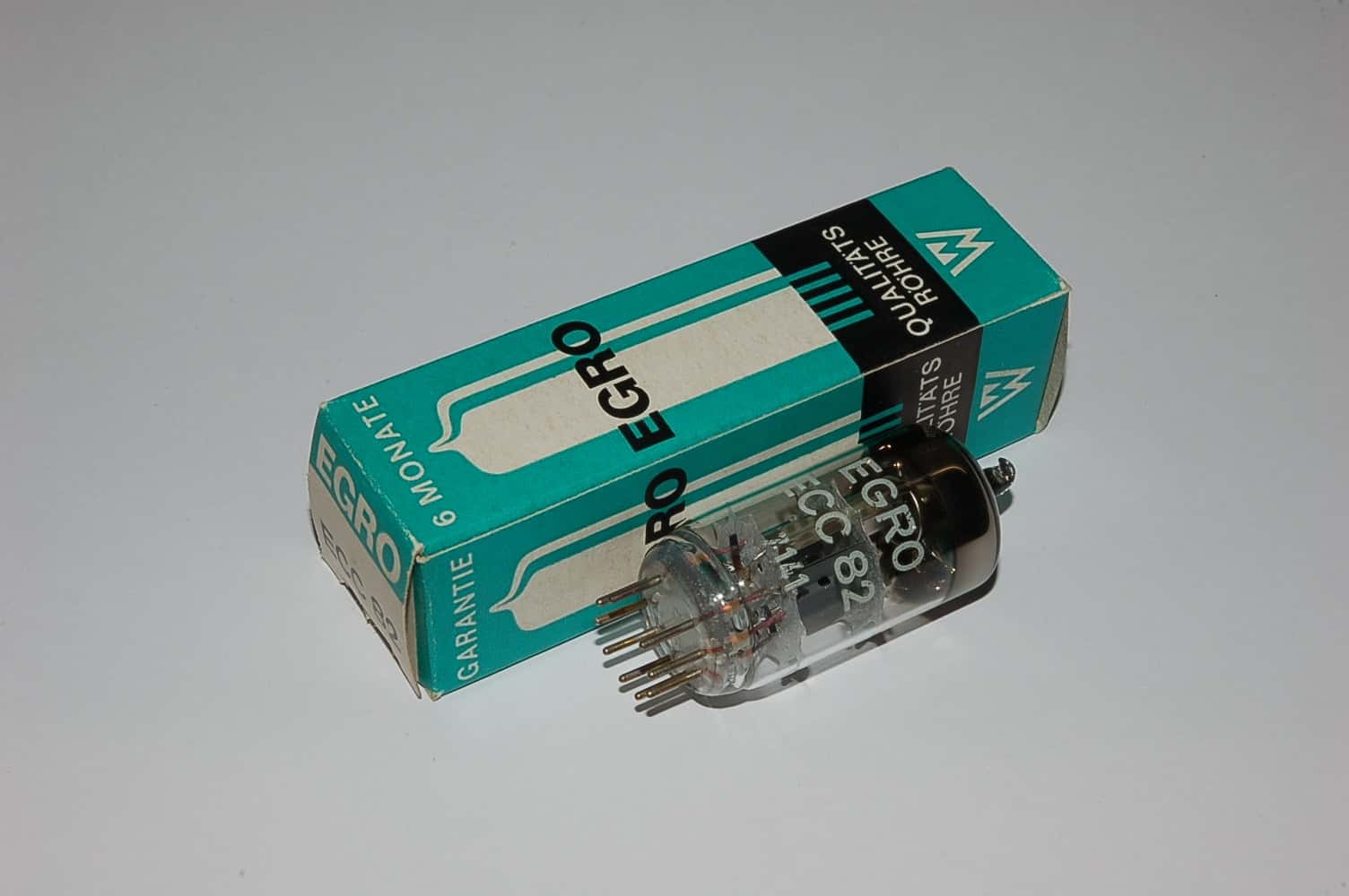 ECC82NOS = 12AU7 Röhre Vergleich zu 7730 6680 tube