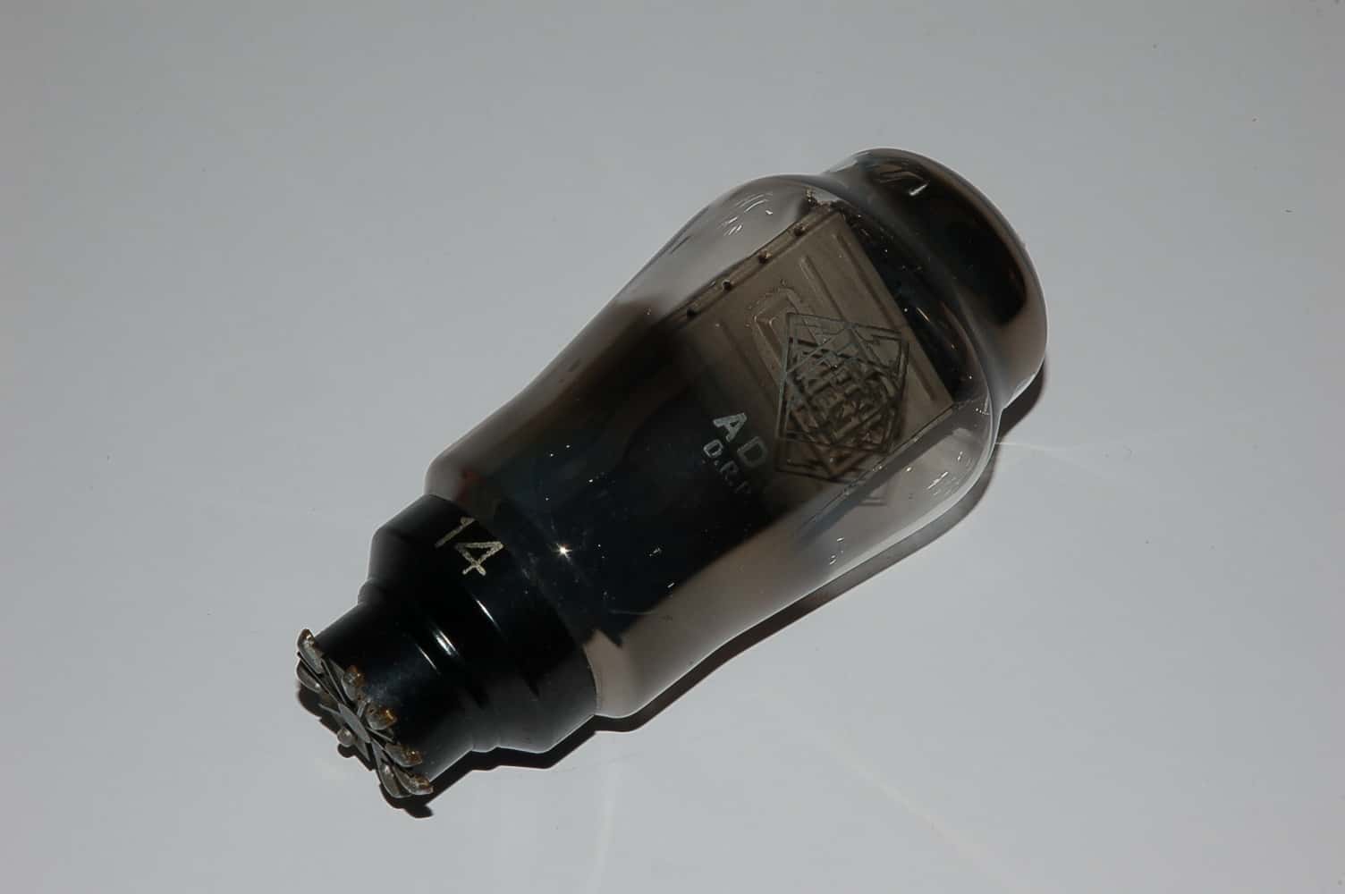 AD1 Röhre Endtriode Europa B4 Uf 4V