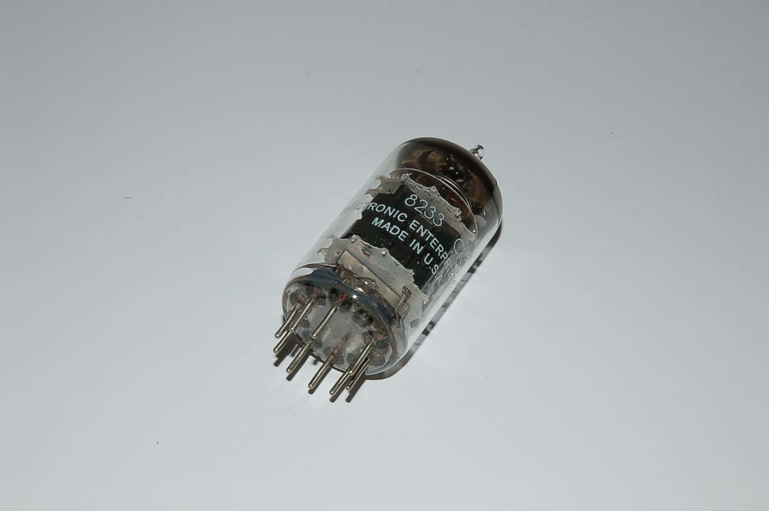 E55L Röhre = 8233 Pentode B9A Uf 6,3V