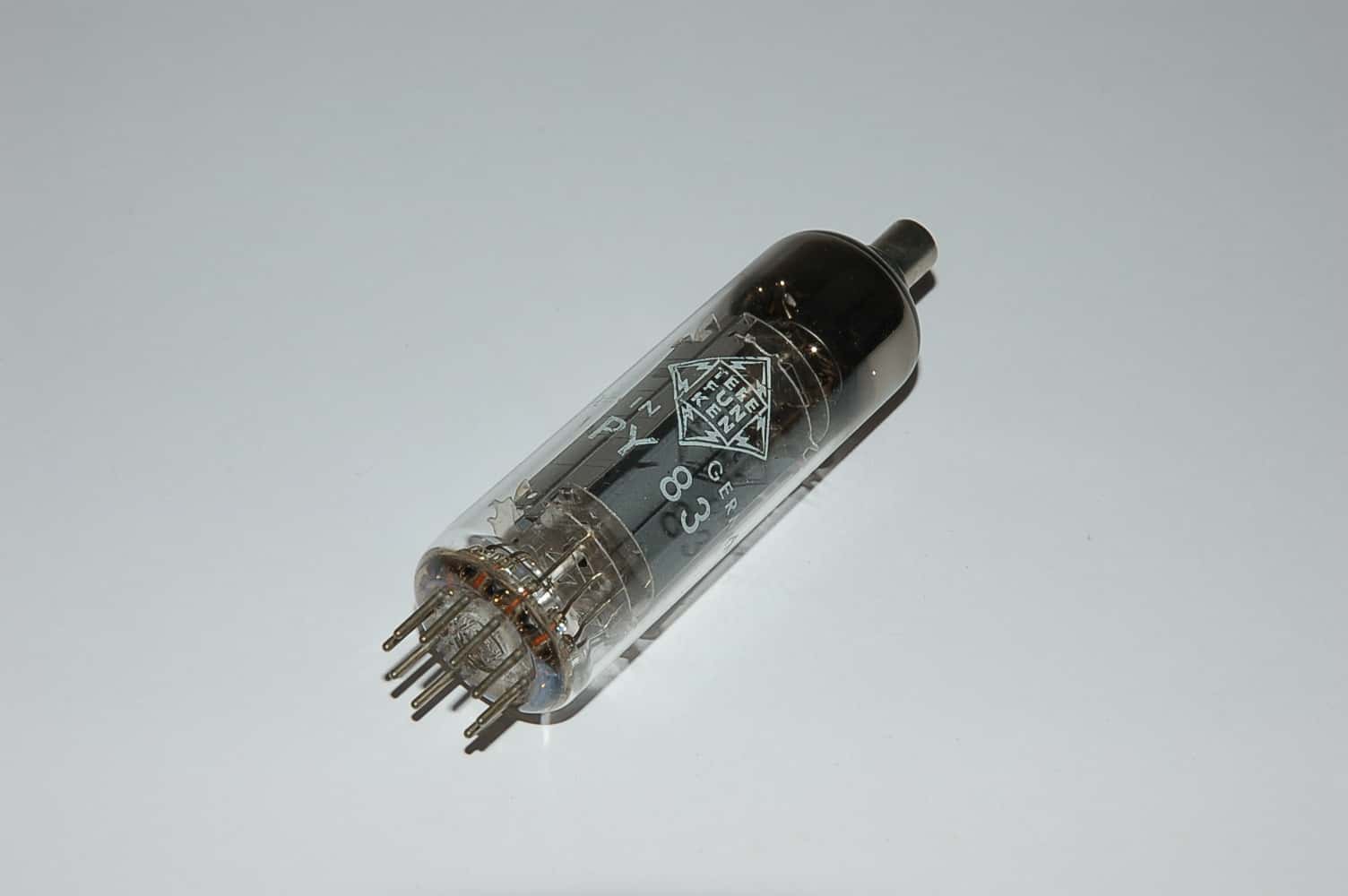 PY83 Röhre Diode B9A If 0,3A