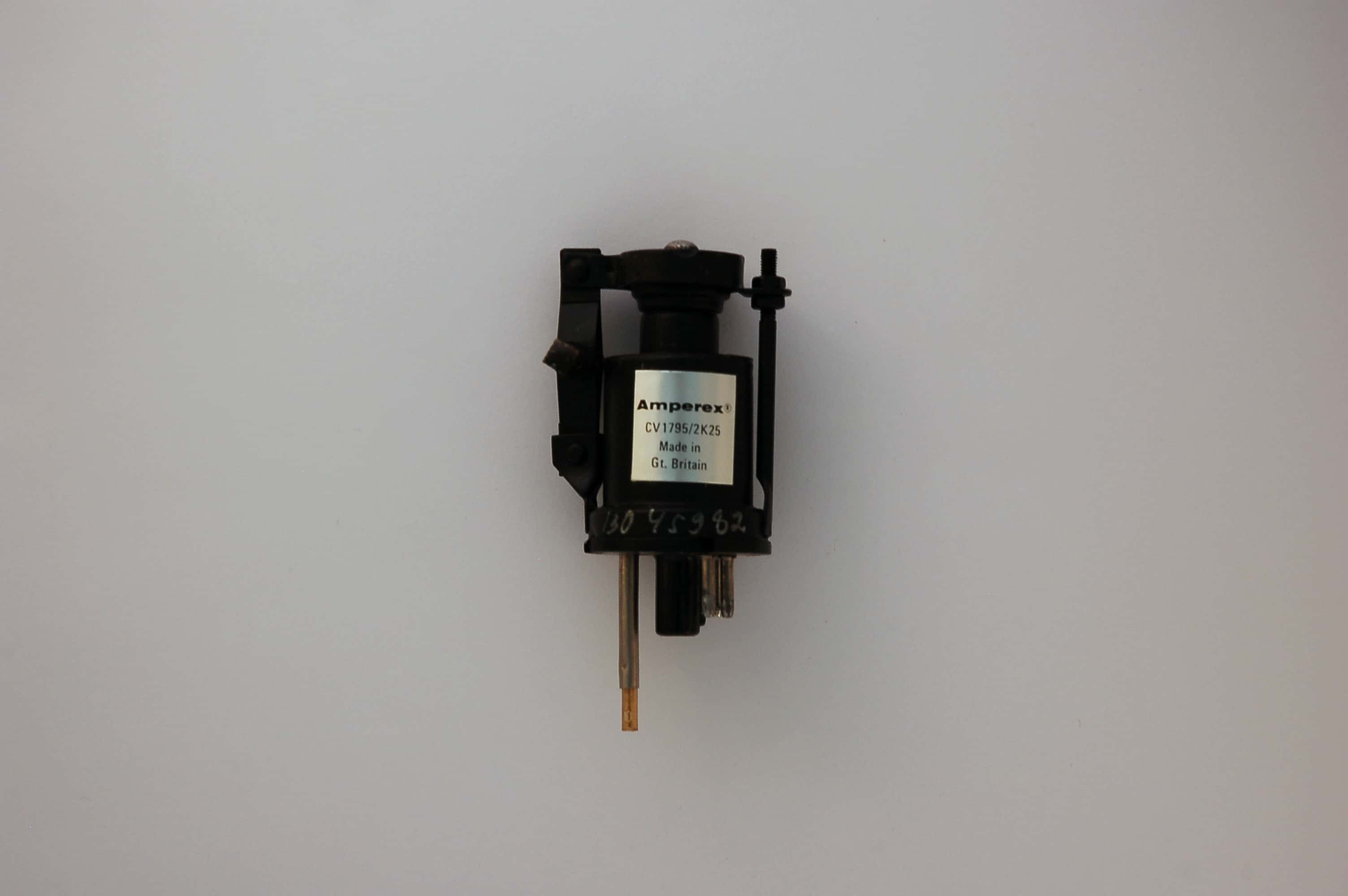 Klystron-Röhre 2,5-3,3 GHz, 2-3 Watt Mikrowellenröhre | 1900000033 Klystron-Röhre 2,5-3,3 GHz, 2-3 Watt Mikrowellenröhre | 1900000033
