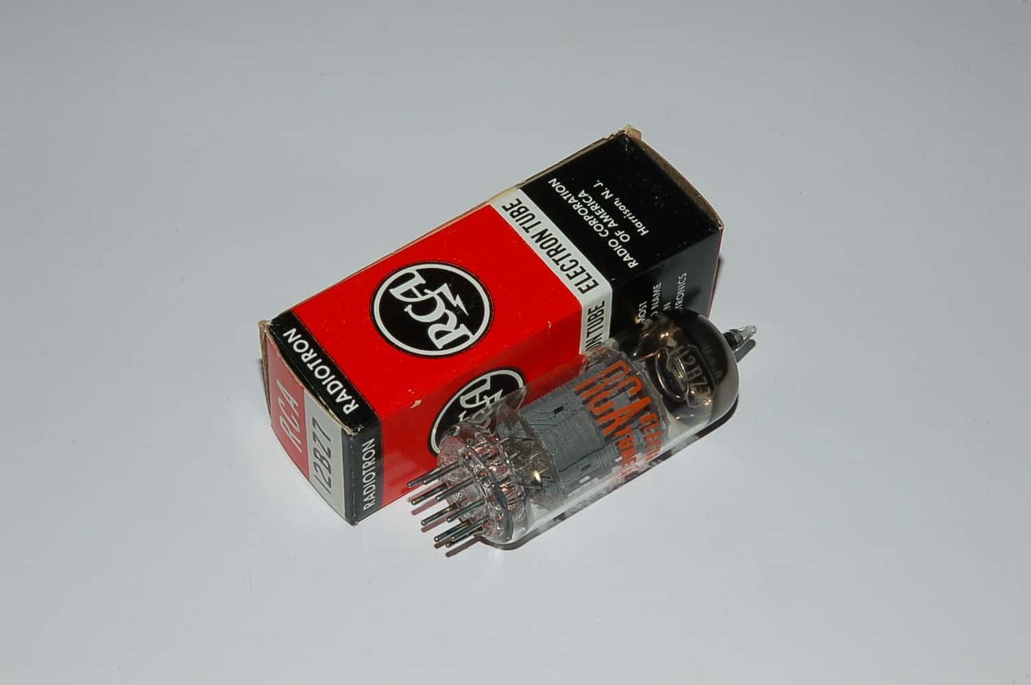 12BZ7 Röhre Doppeltriode B9A Uf 12,6V