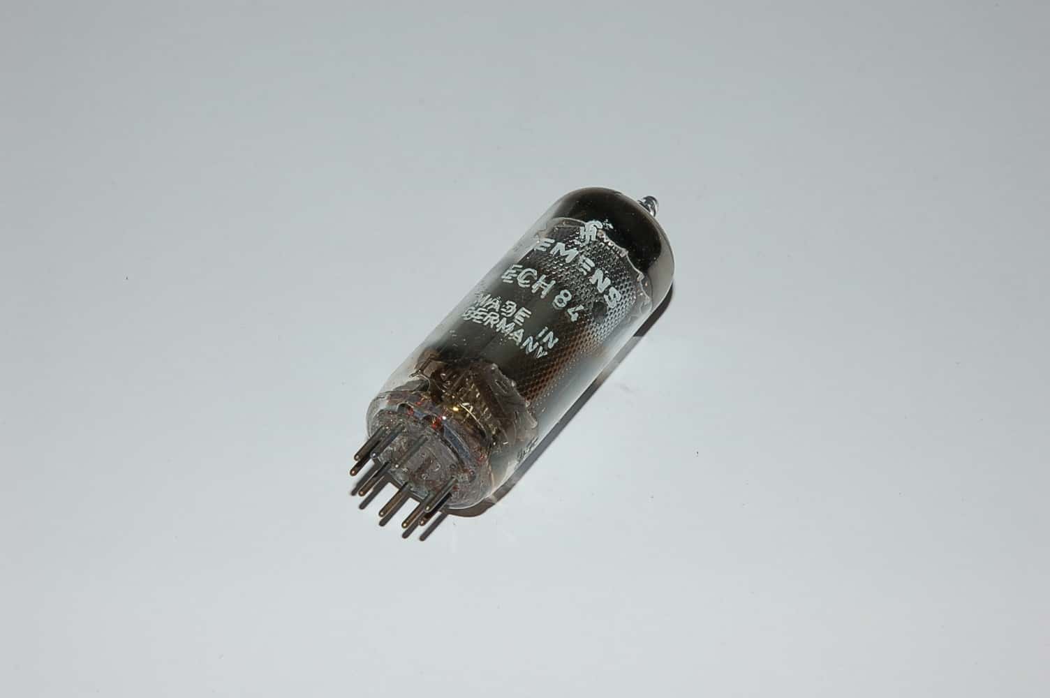 ECH84     Triode/Heptode