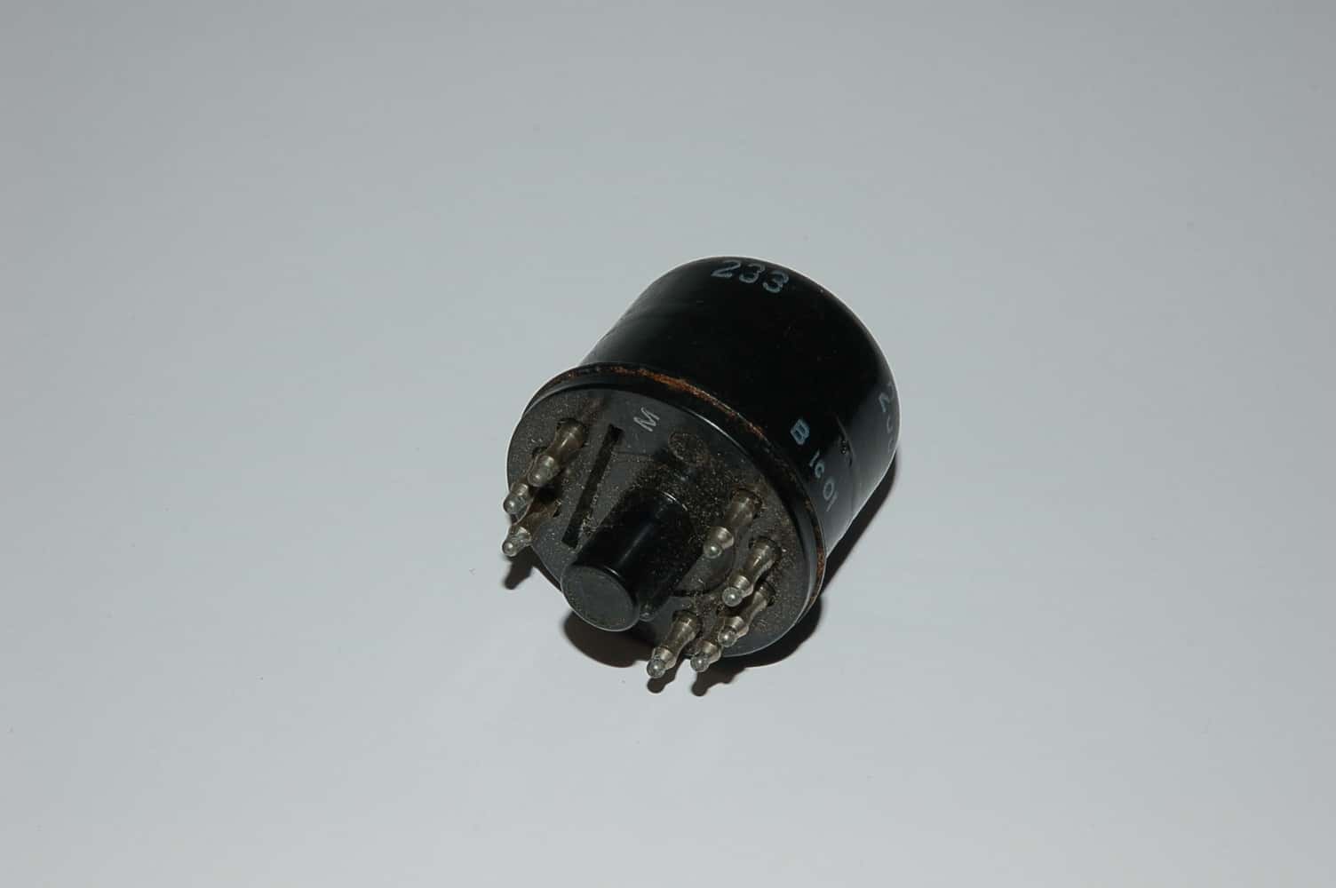 EBC11 Röhre Doppeldiode Y8A Uf 6,3V