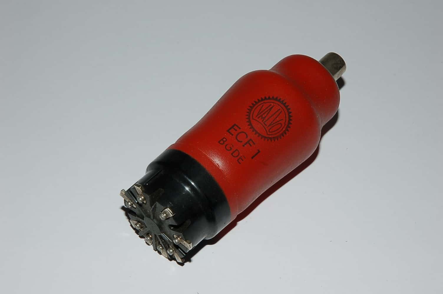 ECF1 Röhre Triode-Pentode P8A Uf 6,3V