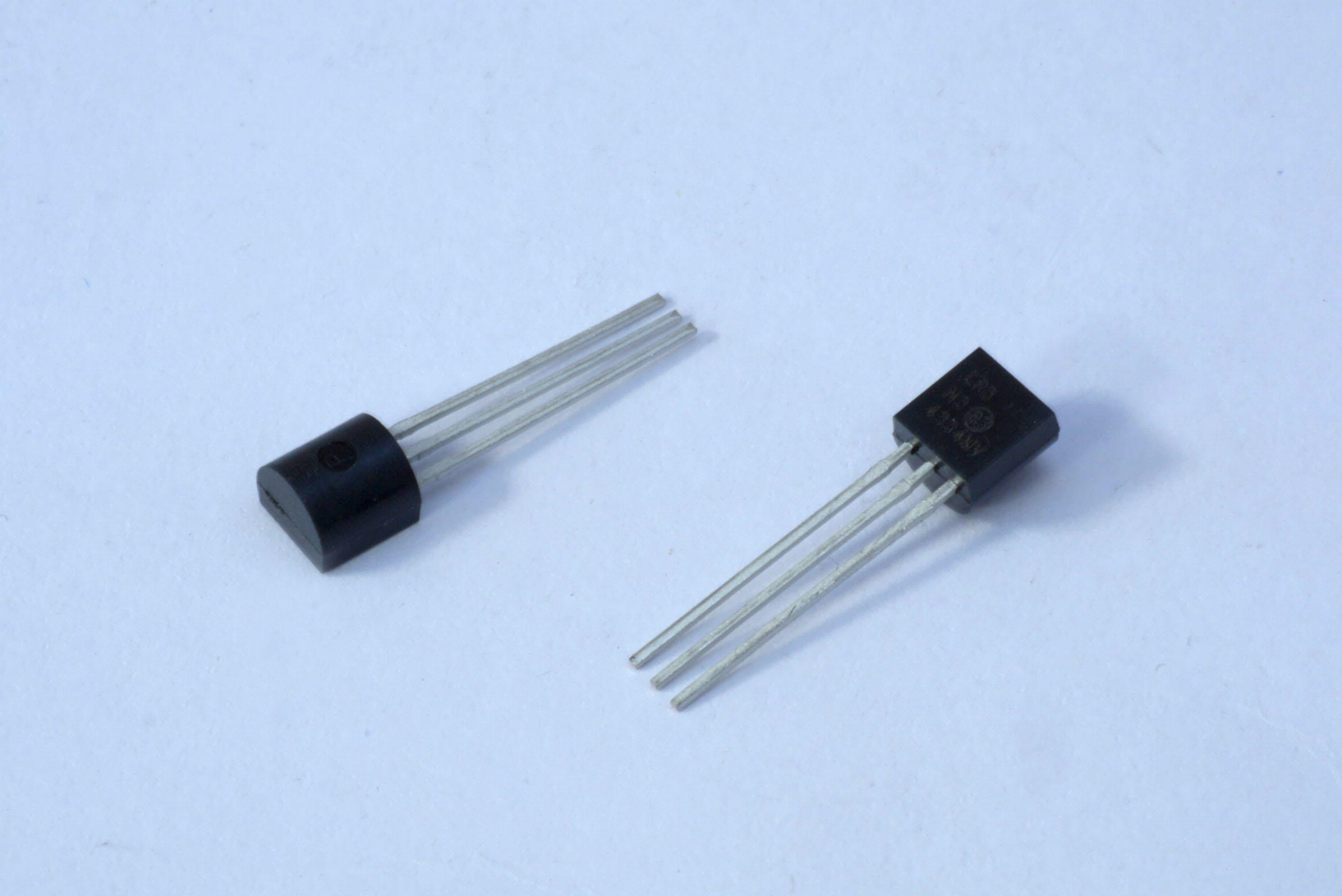 LR8N3G High Voltage Regulator pos. Stabi TO92 12-450V/0,5mA