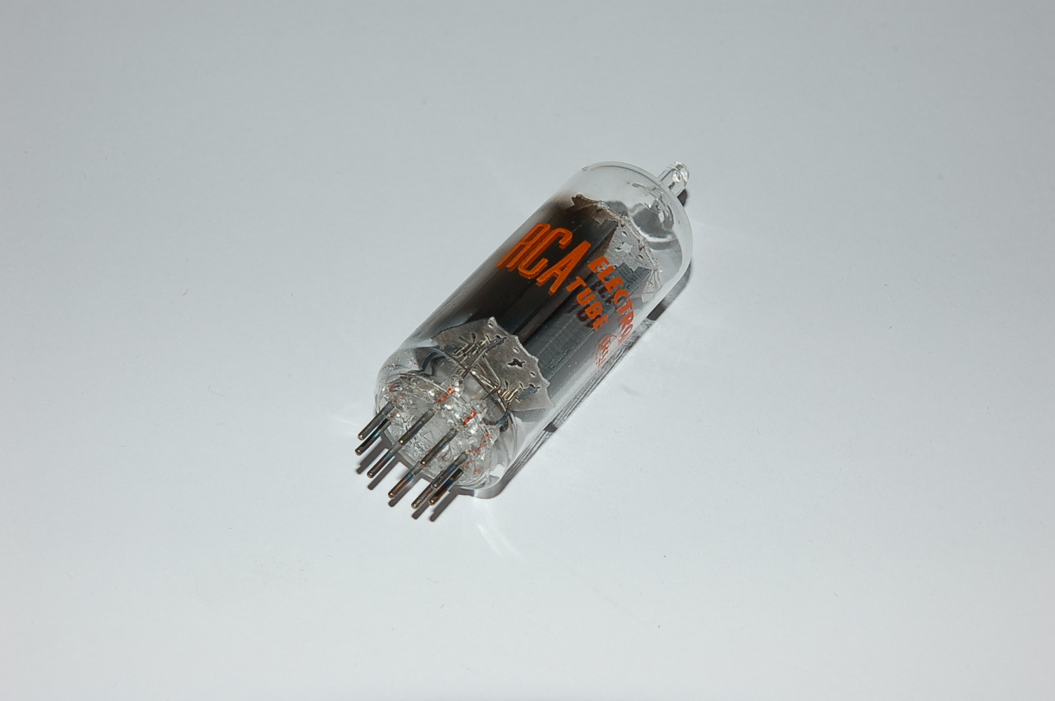 8FQ7 (=8CG7) --> see 8CG7