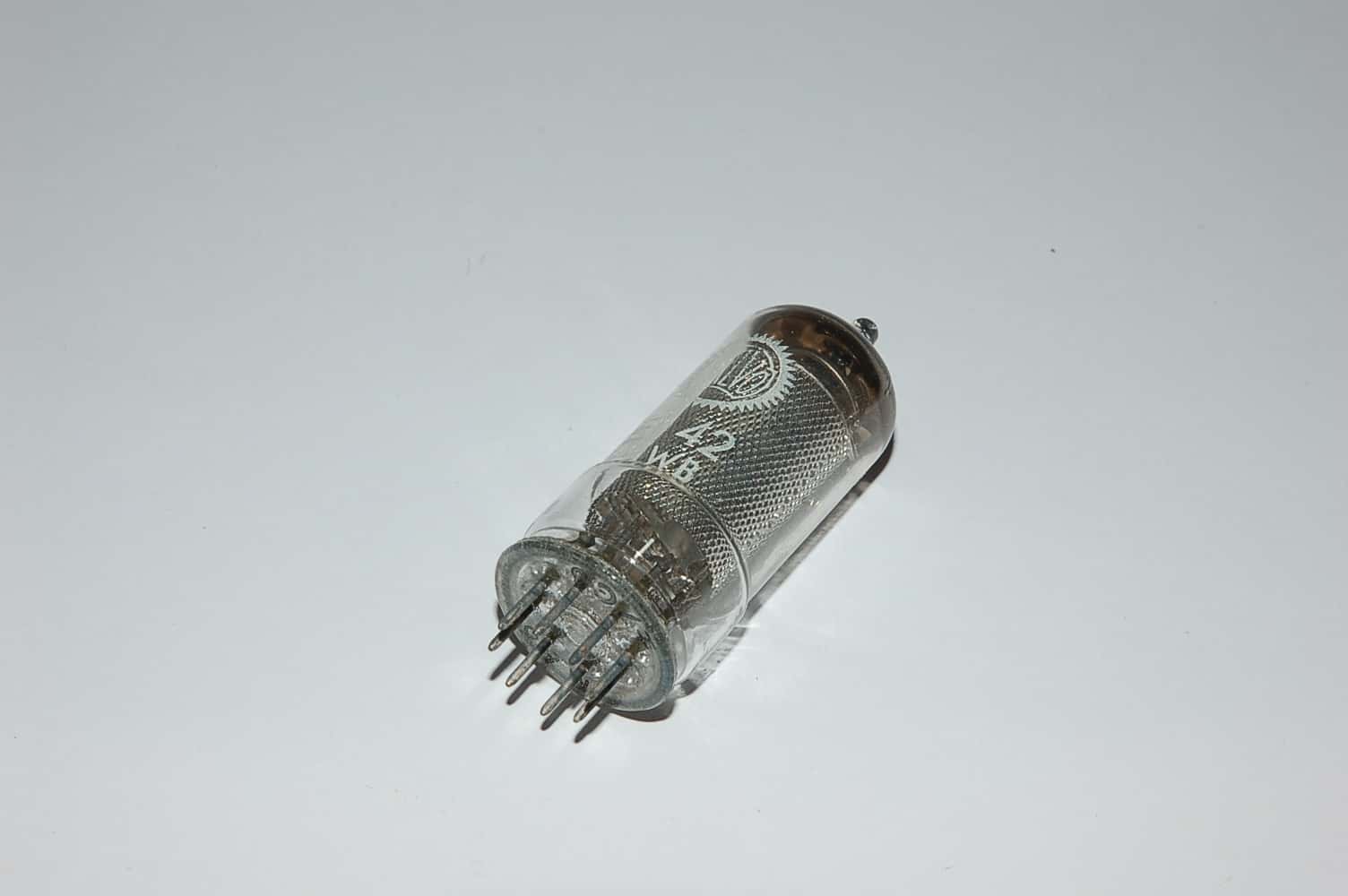 EF42 = 6F13, CV3887 Pentode