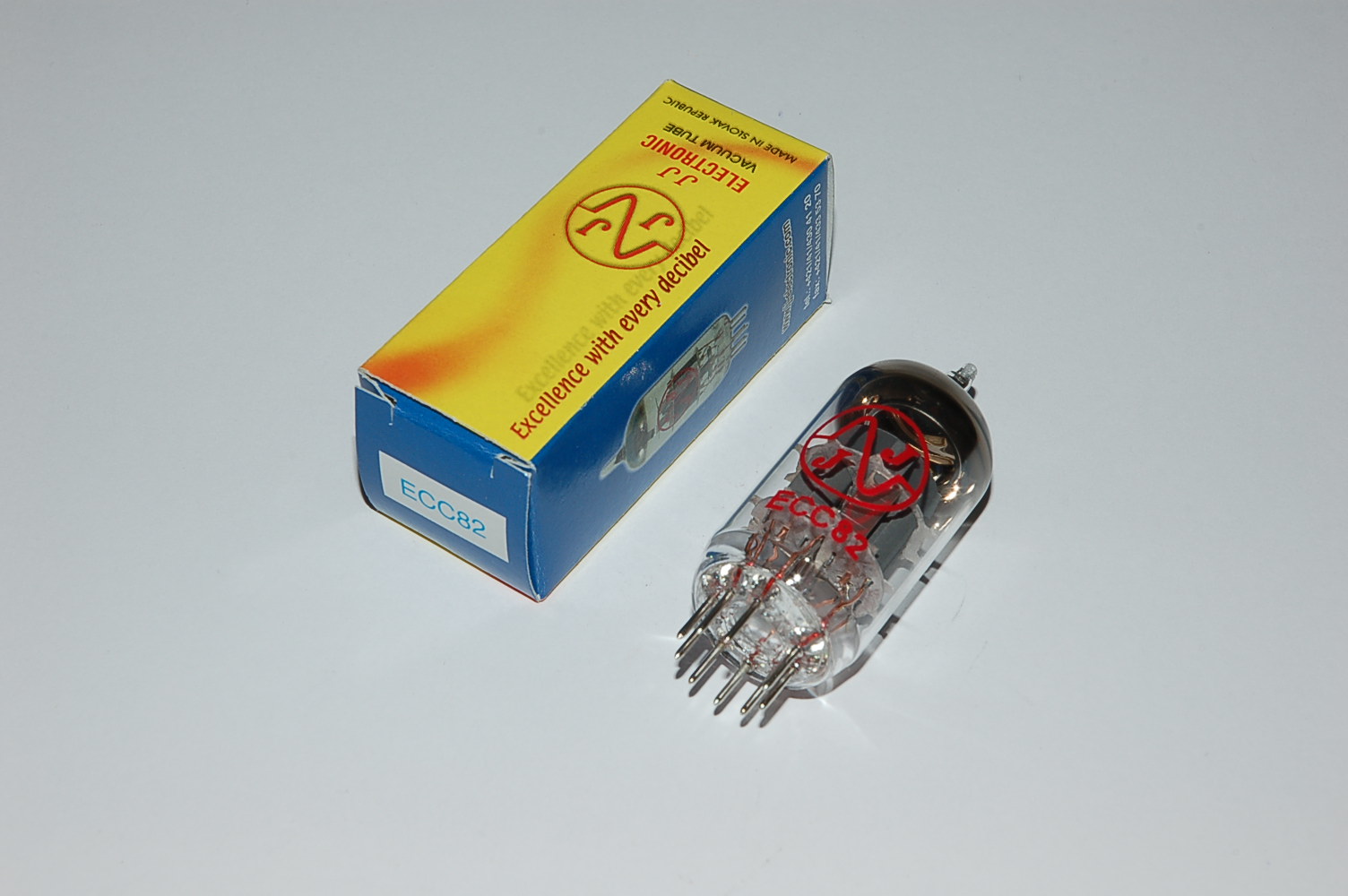 ECC82JJ 12AU7JJ Red Label tube Röhre mit Kastenanode aus SK