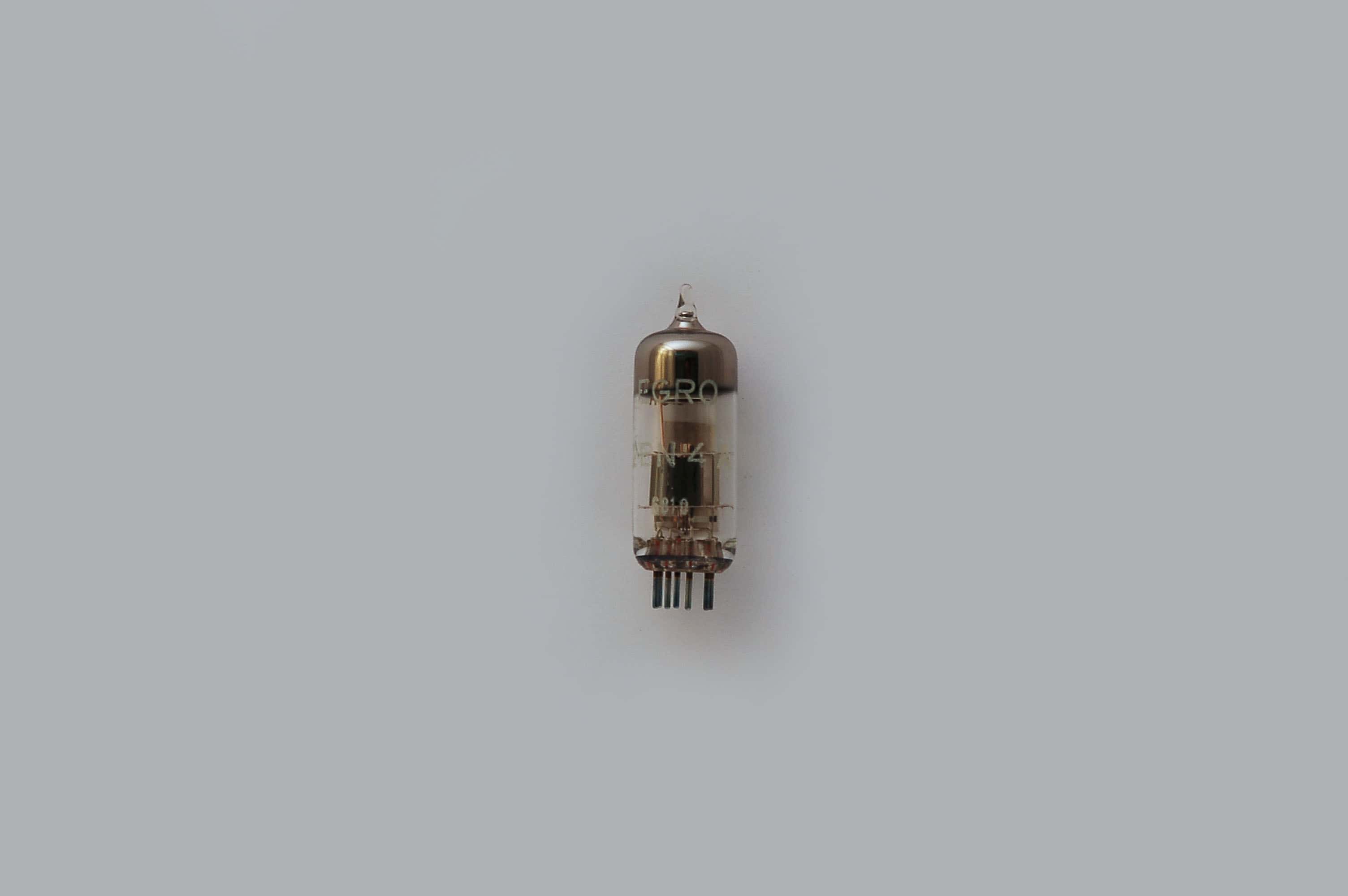 2BN4A Röhre Triode B7G Uf 2,35V