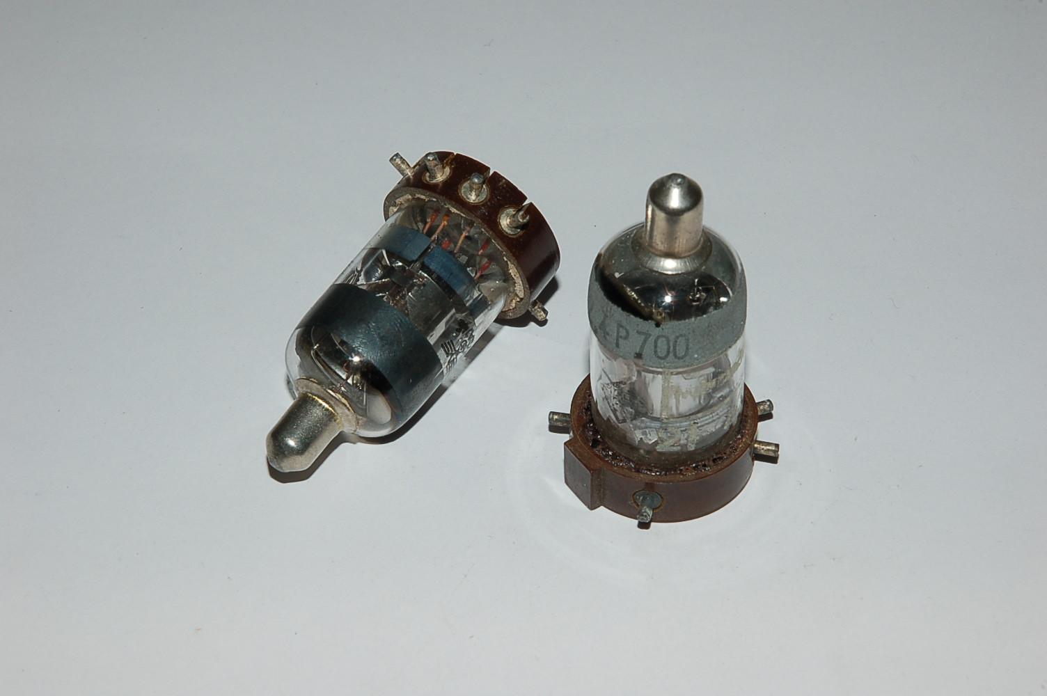 RV2,4P700 Wehrmachtsröhre