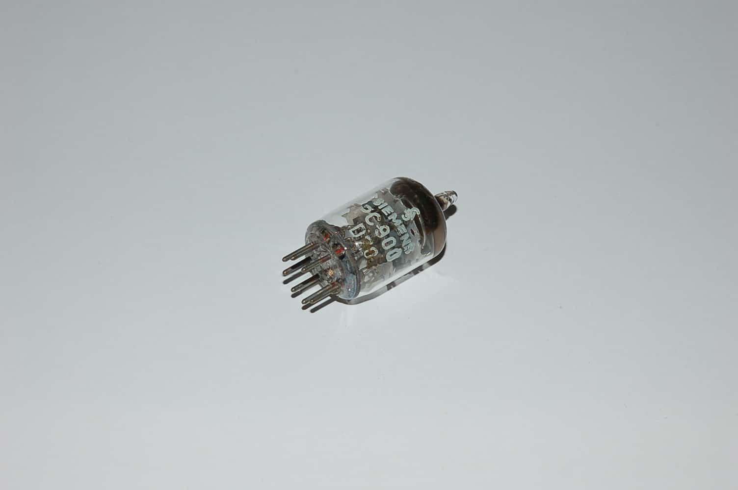 PC900 = 4HA5 4HM5 AF/HF Triode Radioröhre