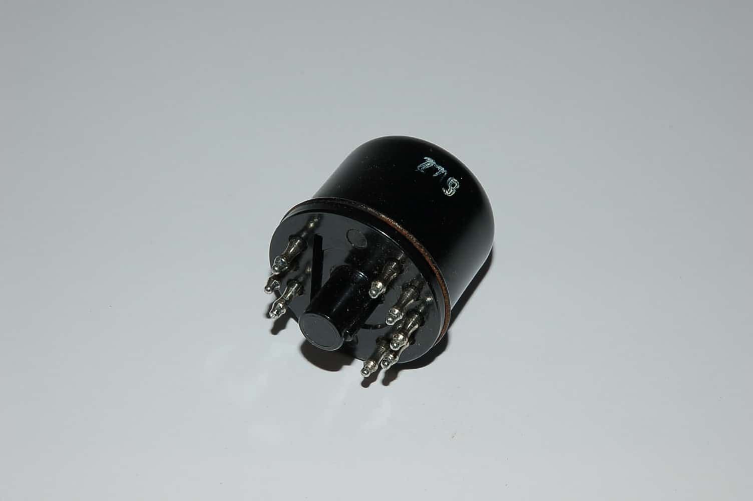 EDD11 Röhre Doppel-Tetrode Y8A Uf 6,3V