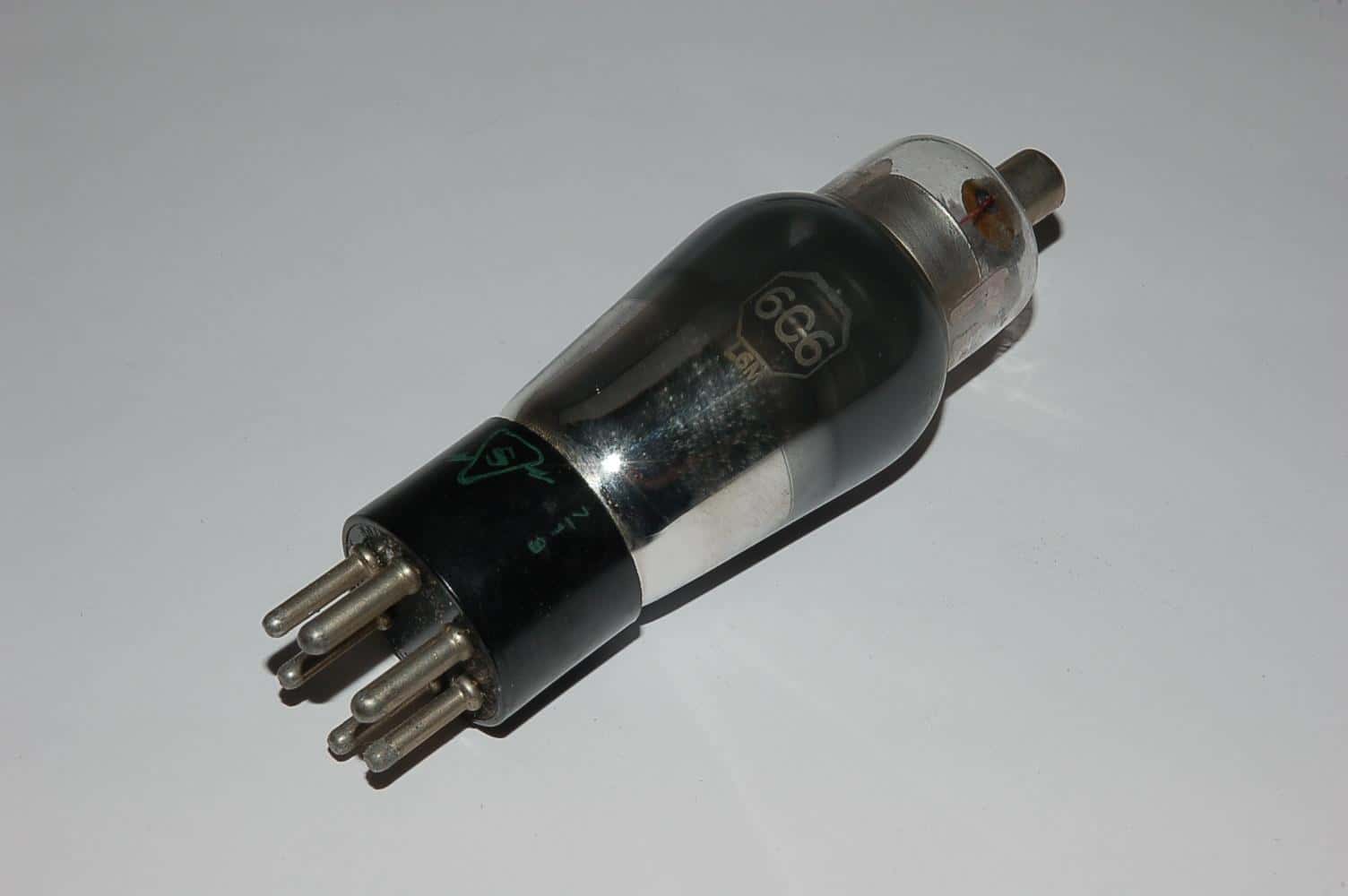 6C6 (=87, 1603, CV652) tube