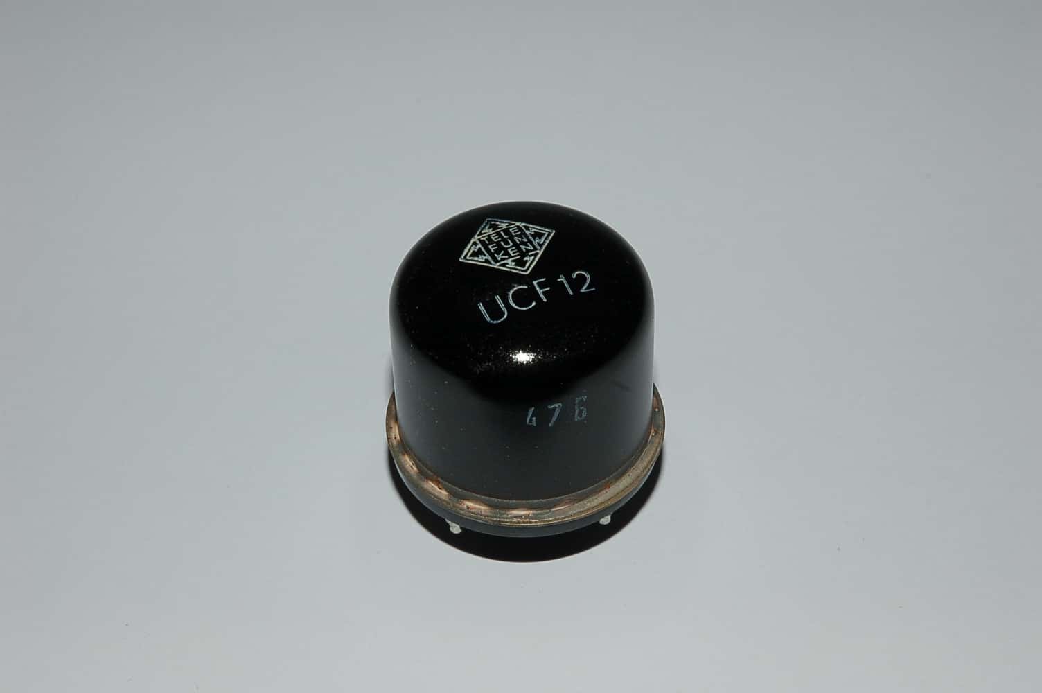 UCF12 Röhre Triode-Pentode Y8A 20V
