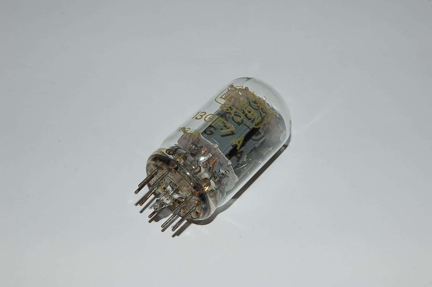 13GF7 (A) Röhre Doppeltriode B9A Uf 12,6V