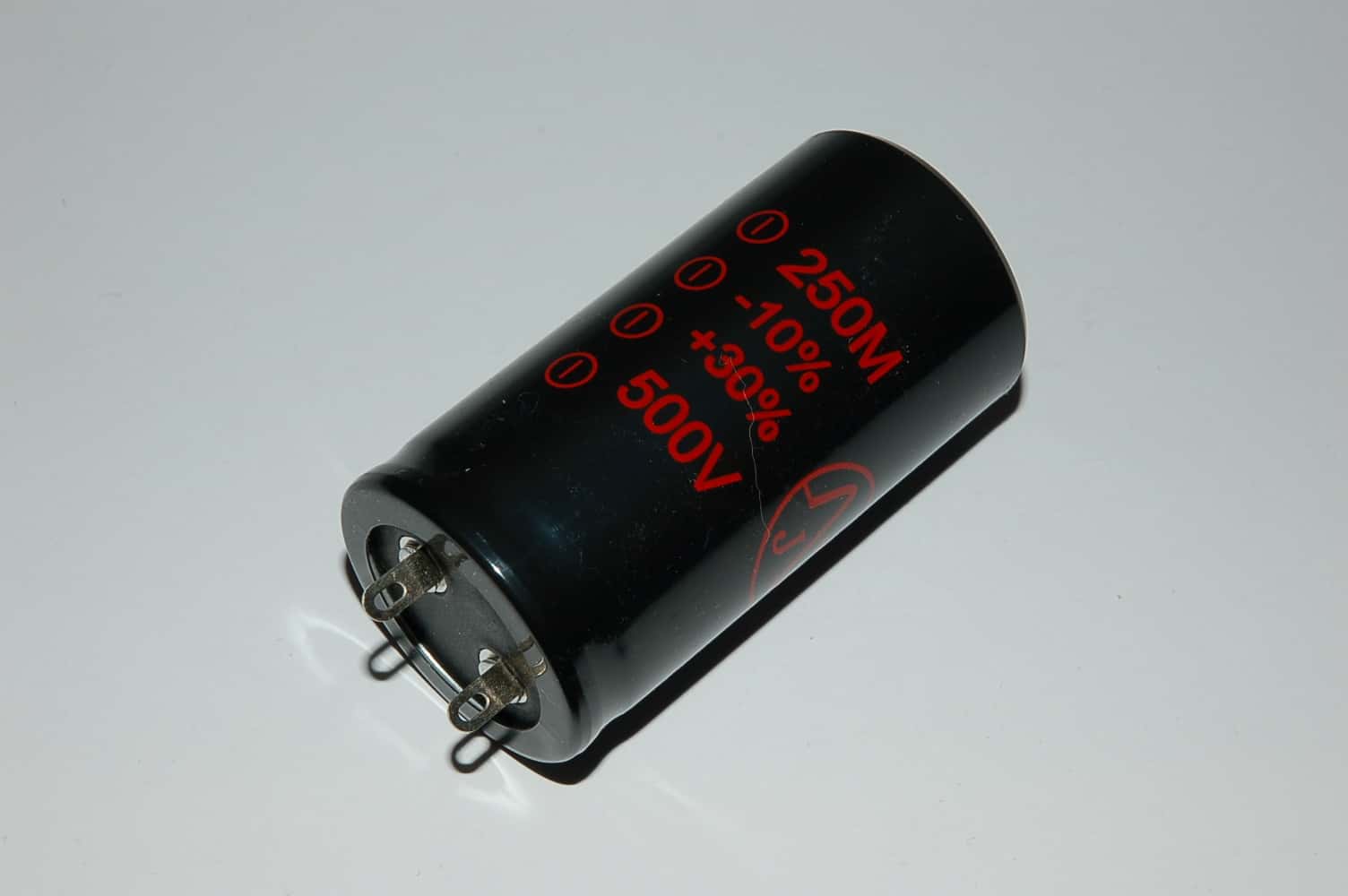 Elko 250uF 500V Radial Draht JJ Serie TC d=35mm h=68mm
