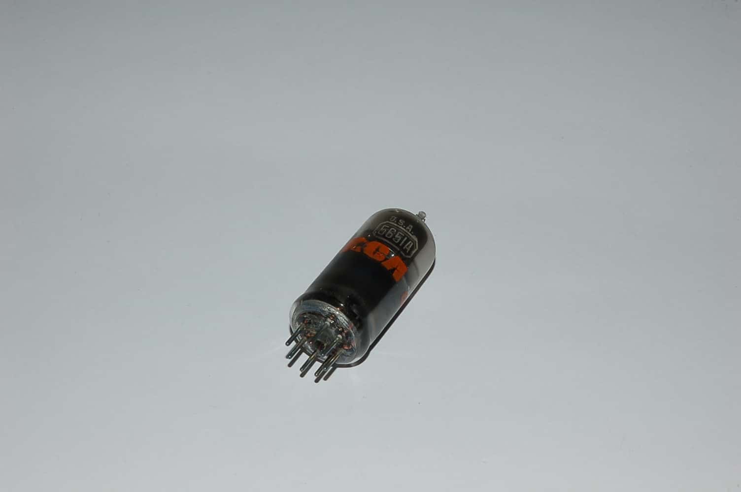 5651 Röhre = QS1209 Referenzröhre B7G 87V