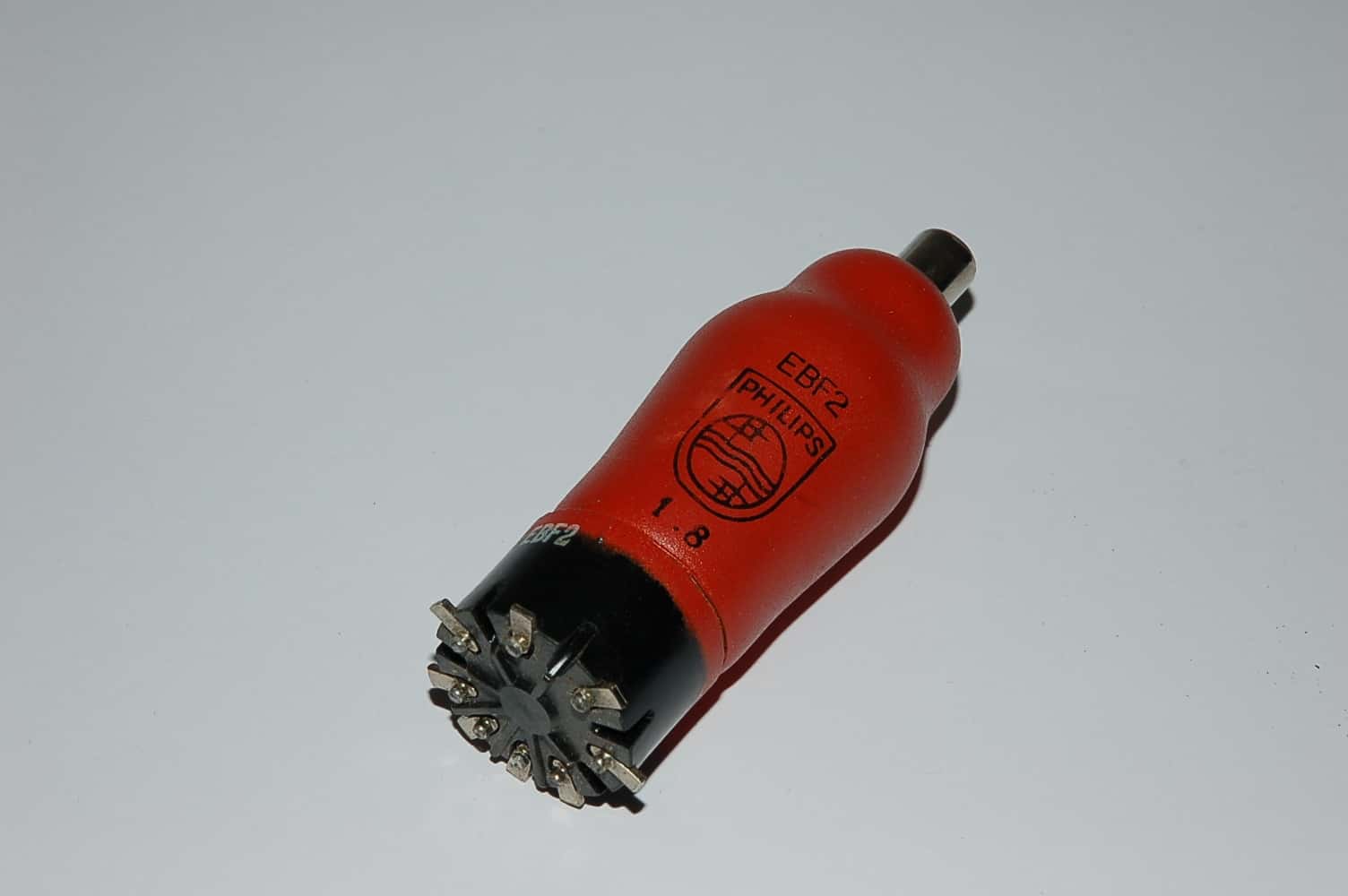 EBF2 Röhre Duodiode P8A Uf 6,3V