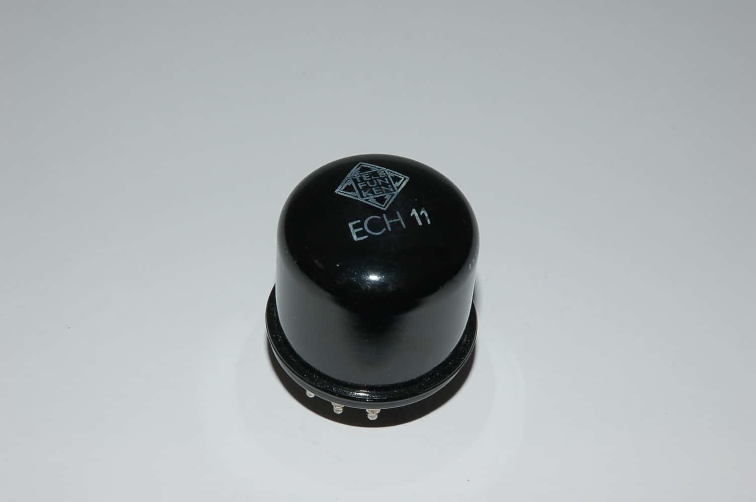 ECH11 Röhre Triode-Heptode Y8A Uf 6,3V