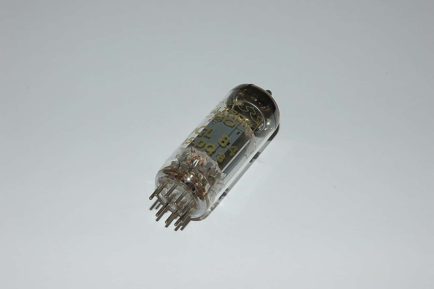PCL84 = 15DQ8 Triode/Pentode Triode mit 12W Endpentode
