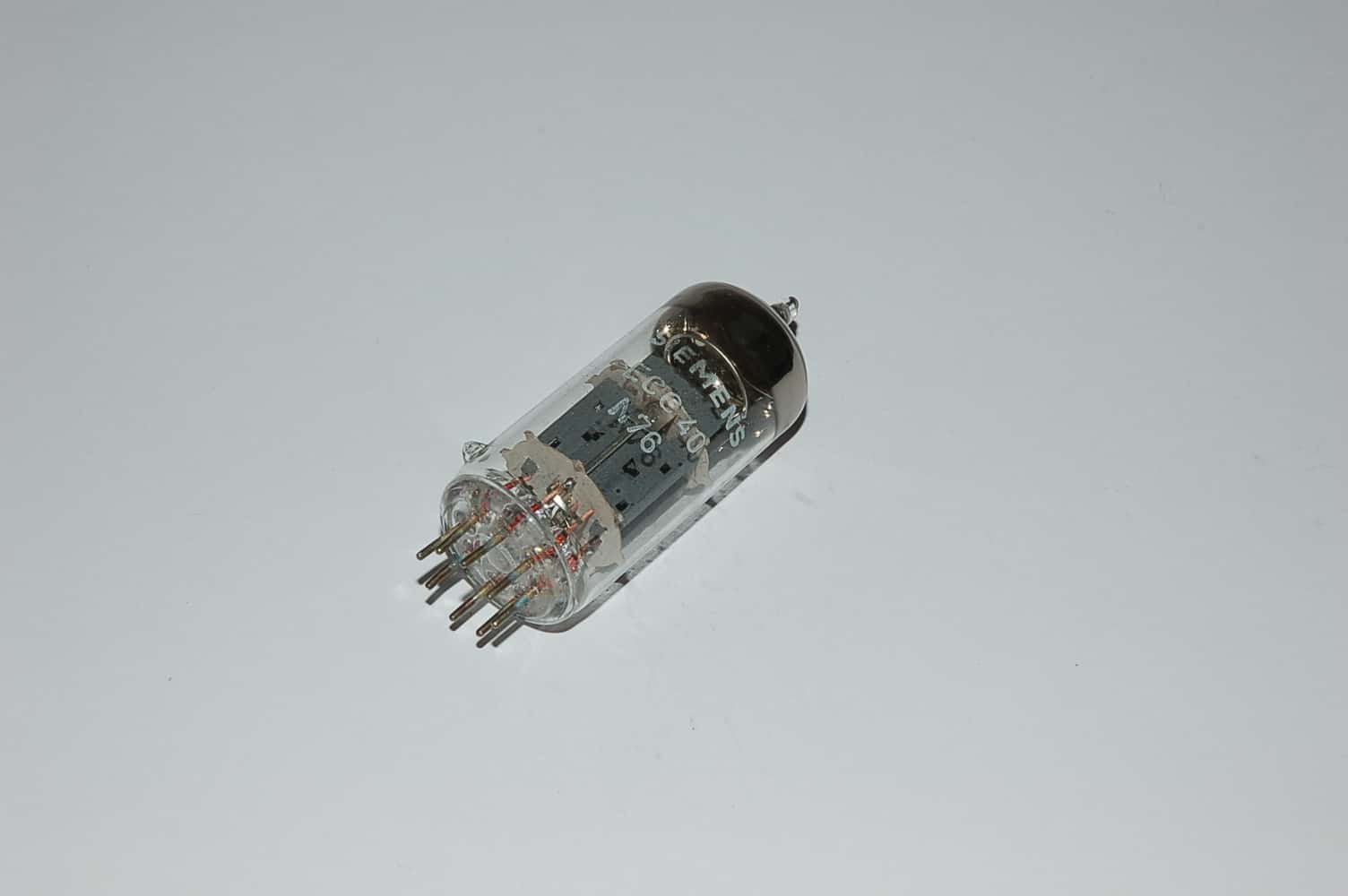 ECC40 Röhre entspricht AA61 Doppeltriode Rimlock Uf 6,3V