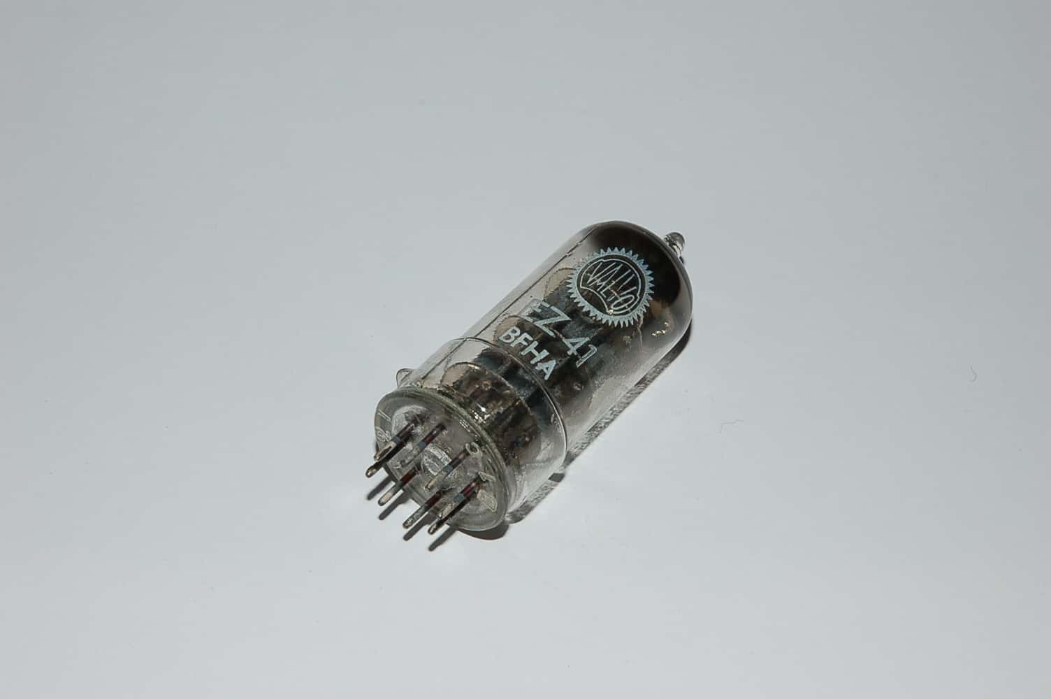EZ41 Röhre Gleichrichter B8A Uf 6,3V