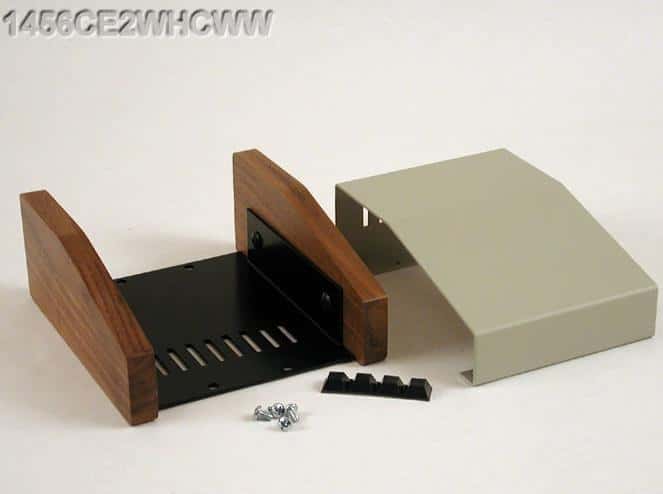 1456PH3WHCWW Hammond Gehäuse 211x356x76 AL Pult beige Holz
